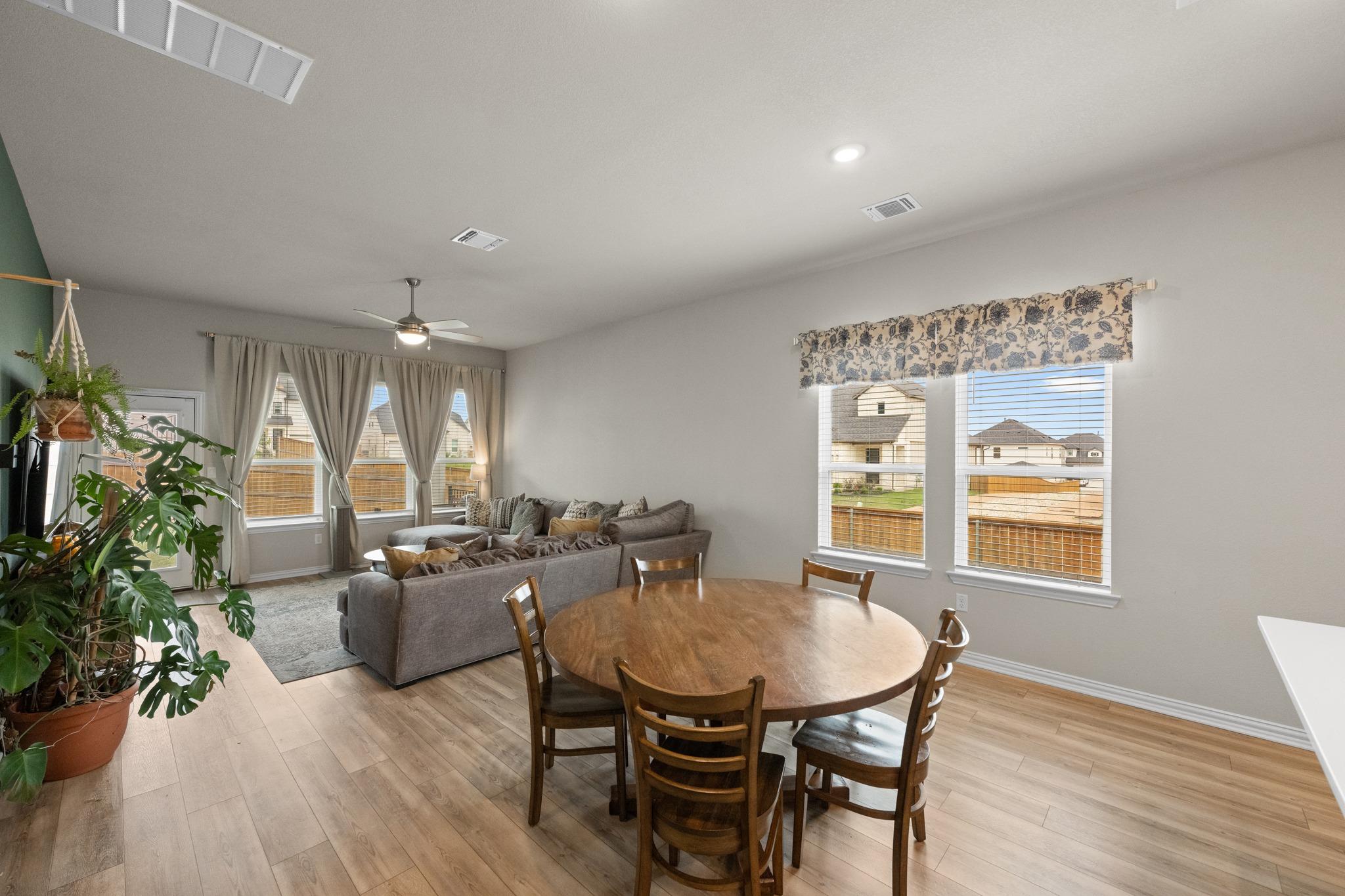 11800 Seaside Woods Dr, Austin, TX 78747