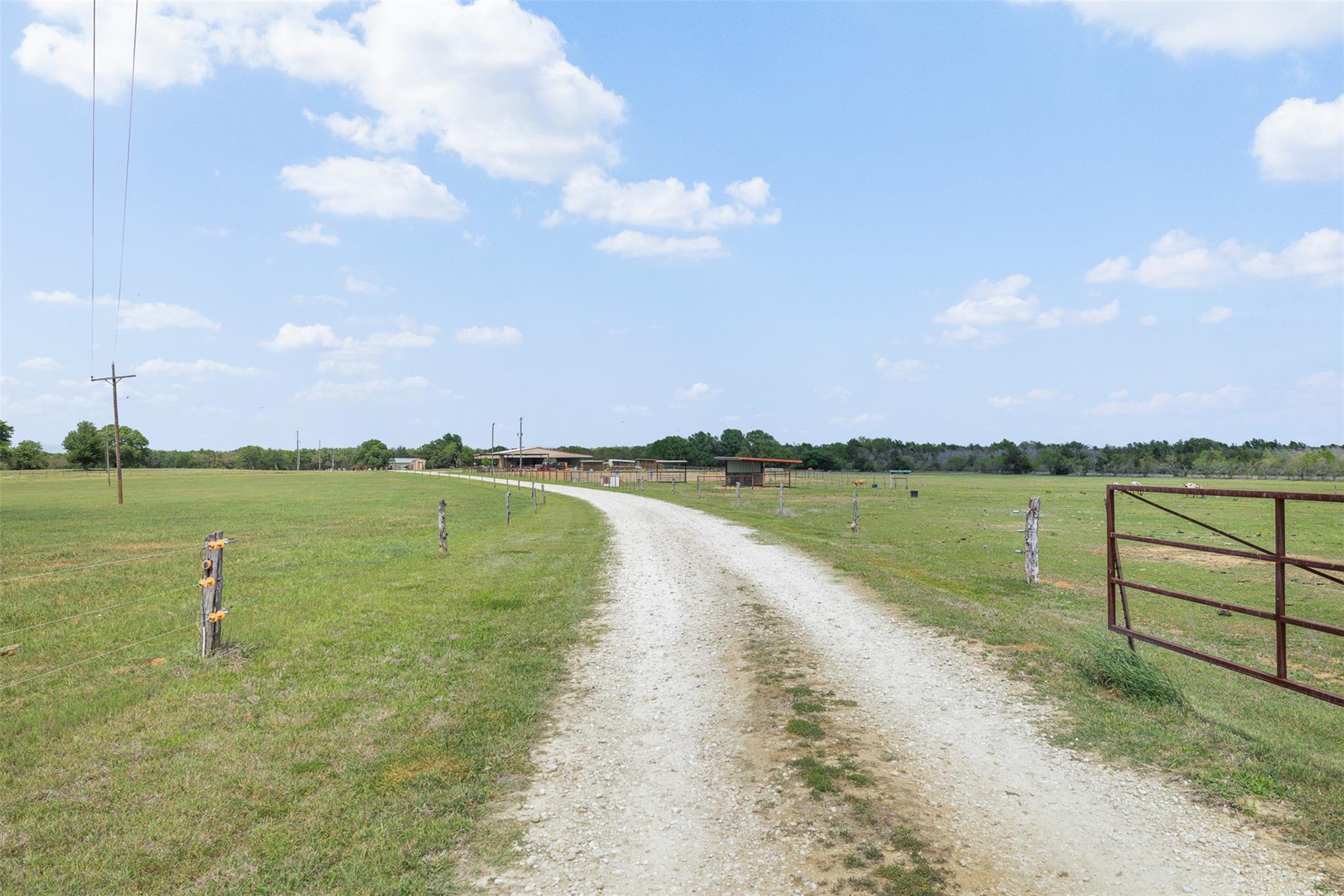131 CR 279, Kosse, TX 76653