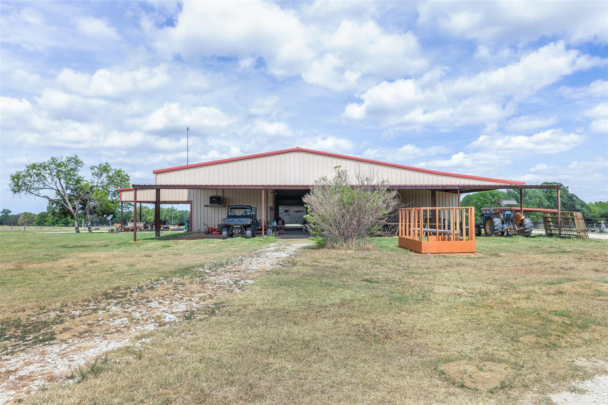 131 CR 279, Kosse, TX 76653
