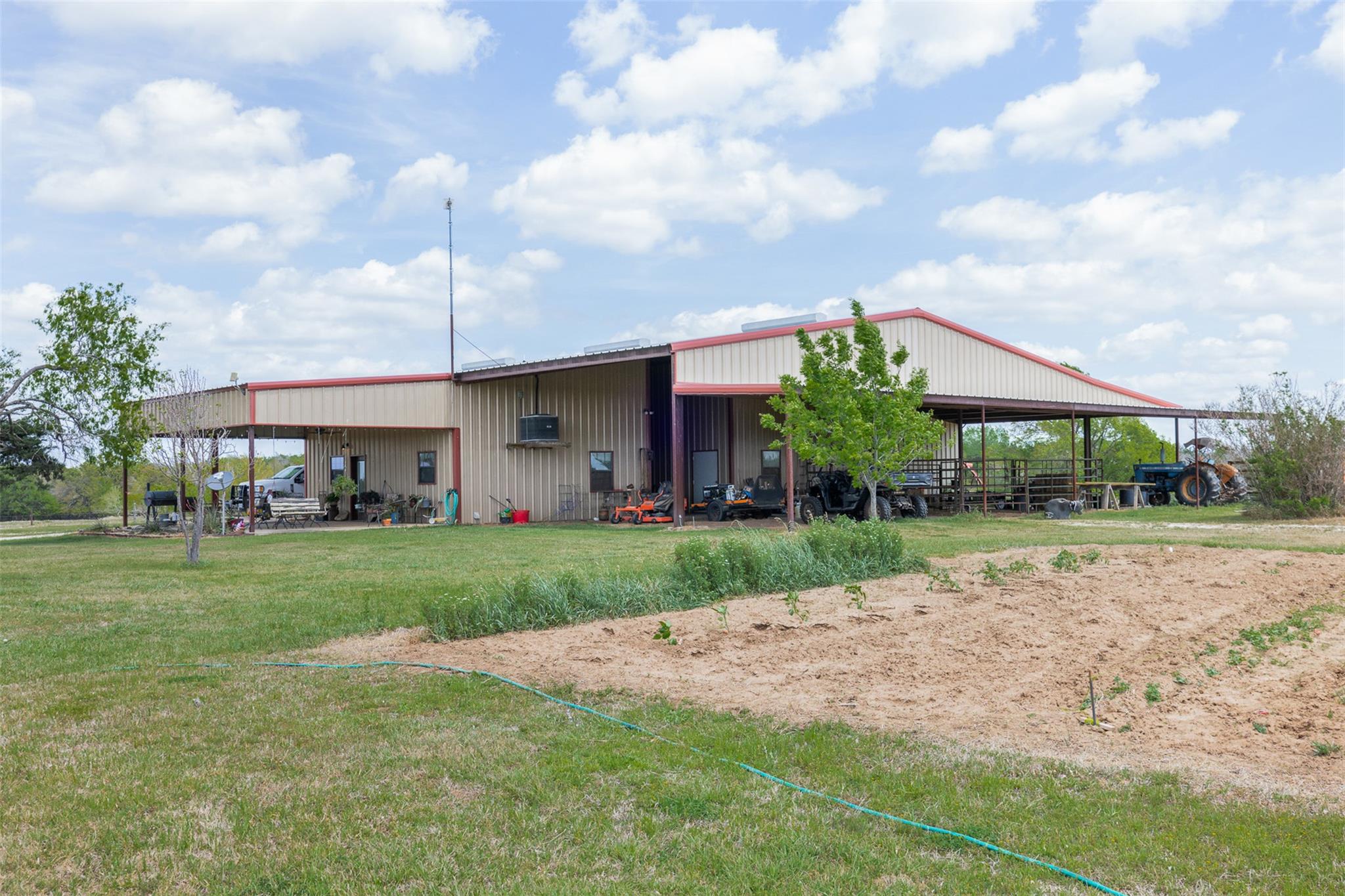 131 CR 279, Kosse, TX 76653