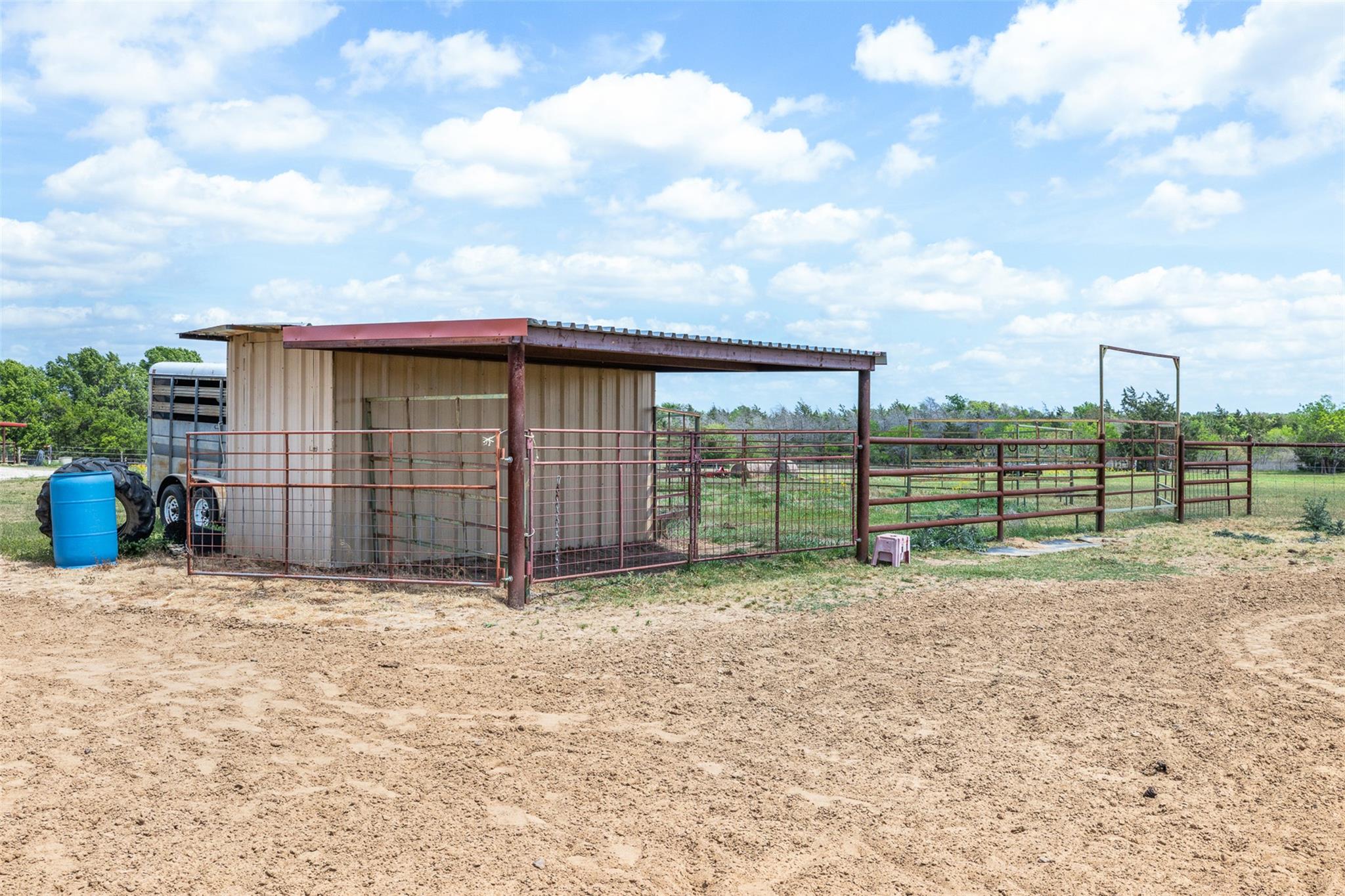 131 CR 279, Kosse, TX 76653