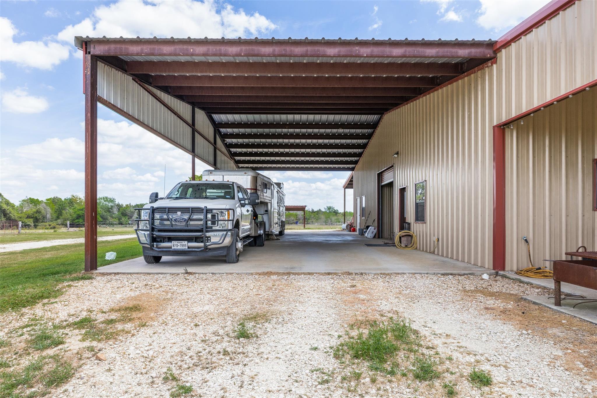 131 CR 279, Kosse, TX 76653
