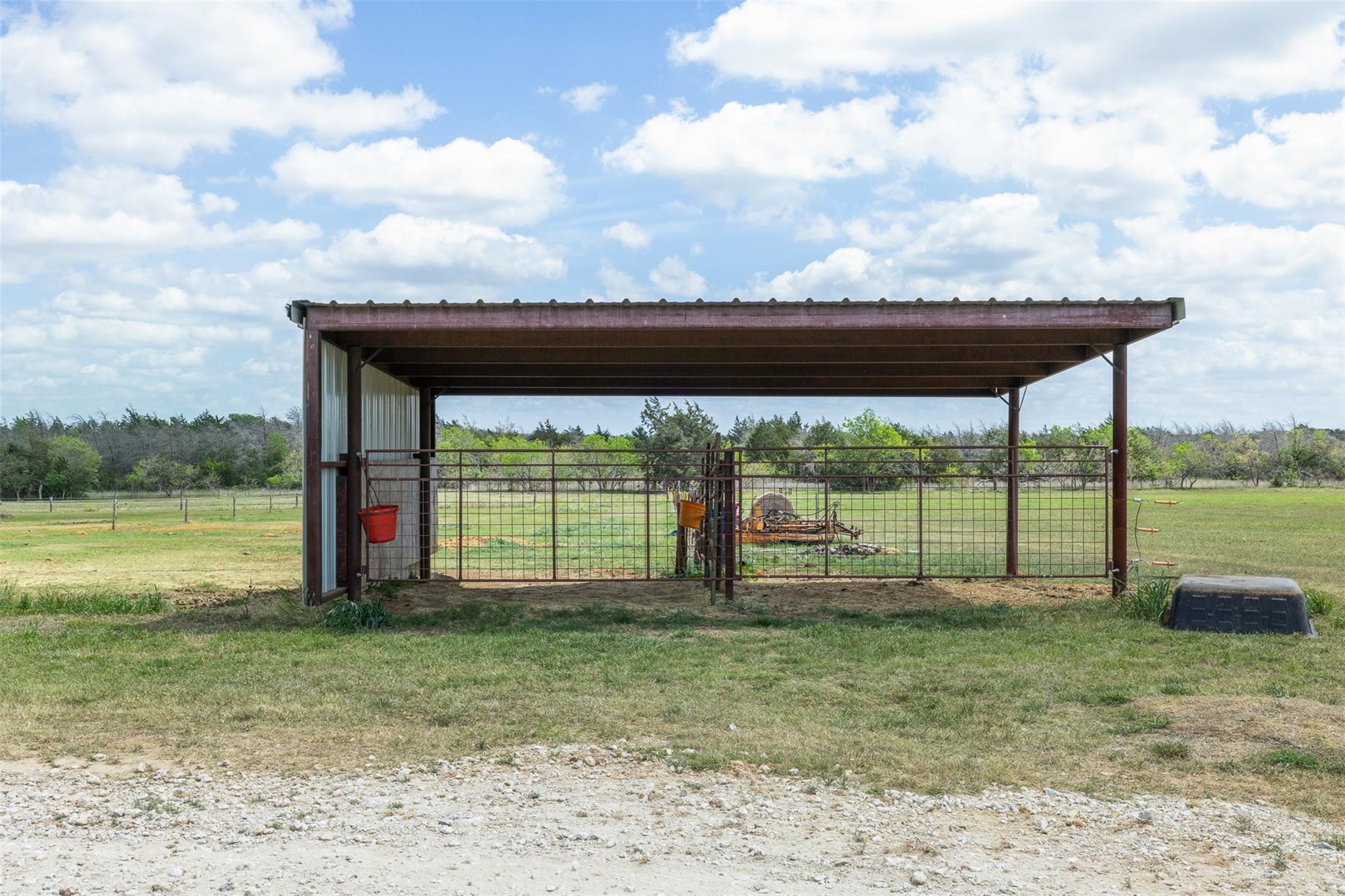 131 CR 279, Kosse, TX 76653