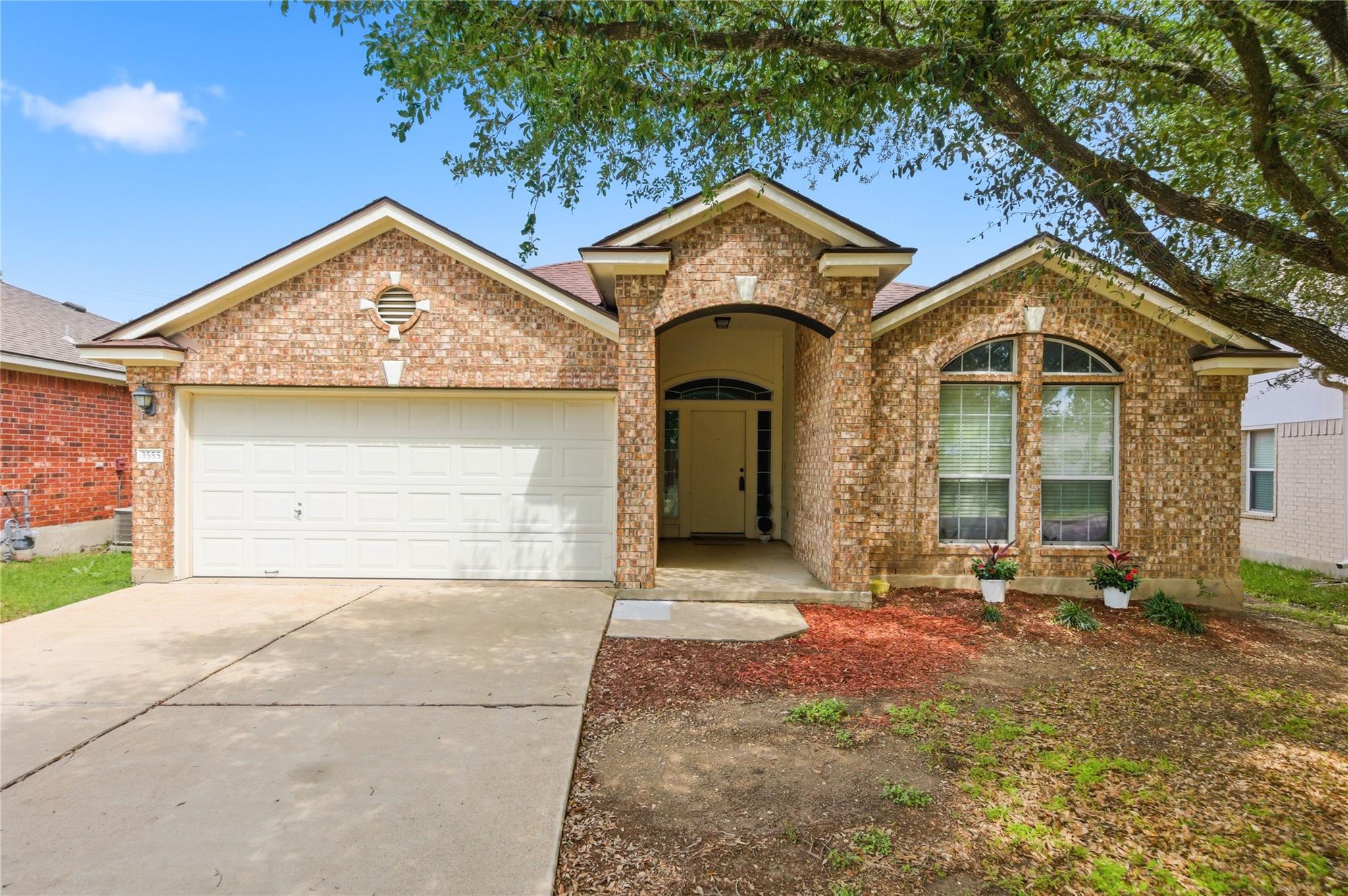 3555 Sandy Koufax Ln, Round Rock, TX 78665