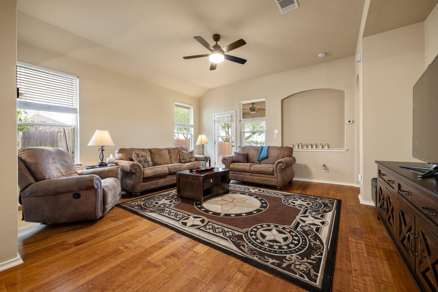 208 Birch Dr, Kyle, TX 78640