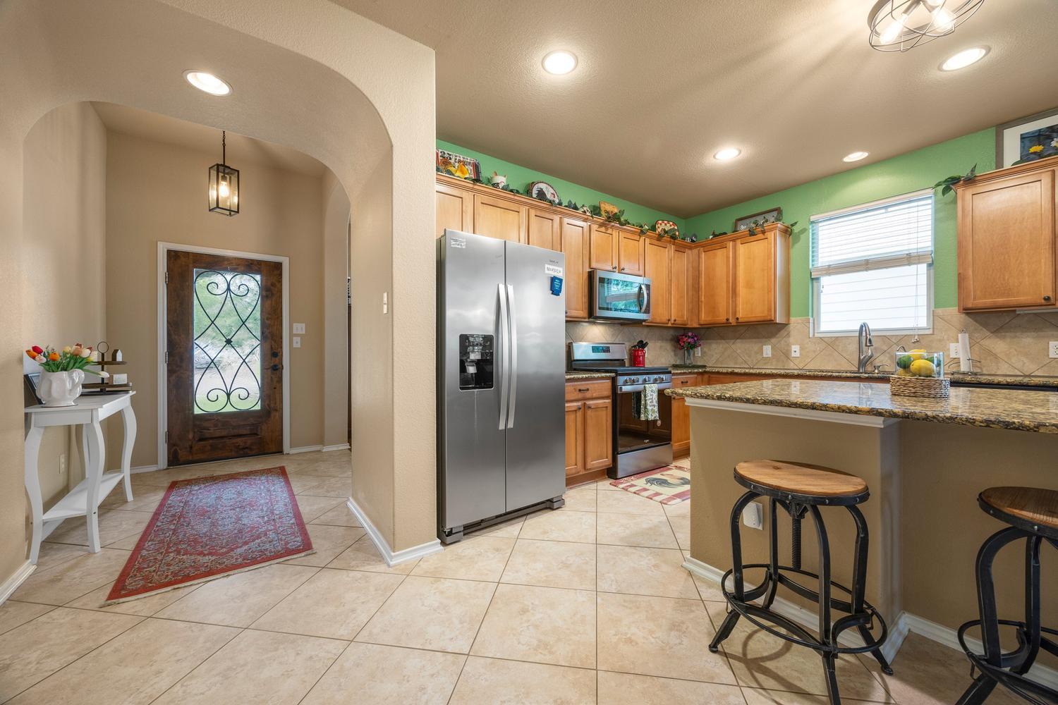 208 Birch Dr, Kyle, TX 78640