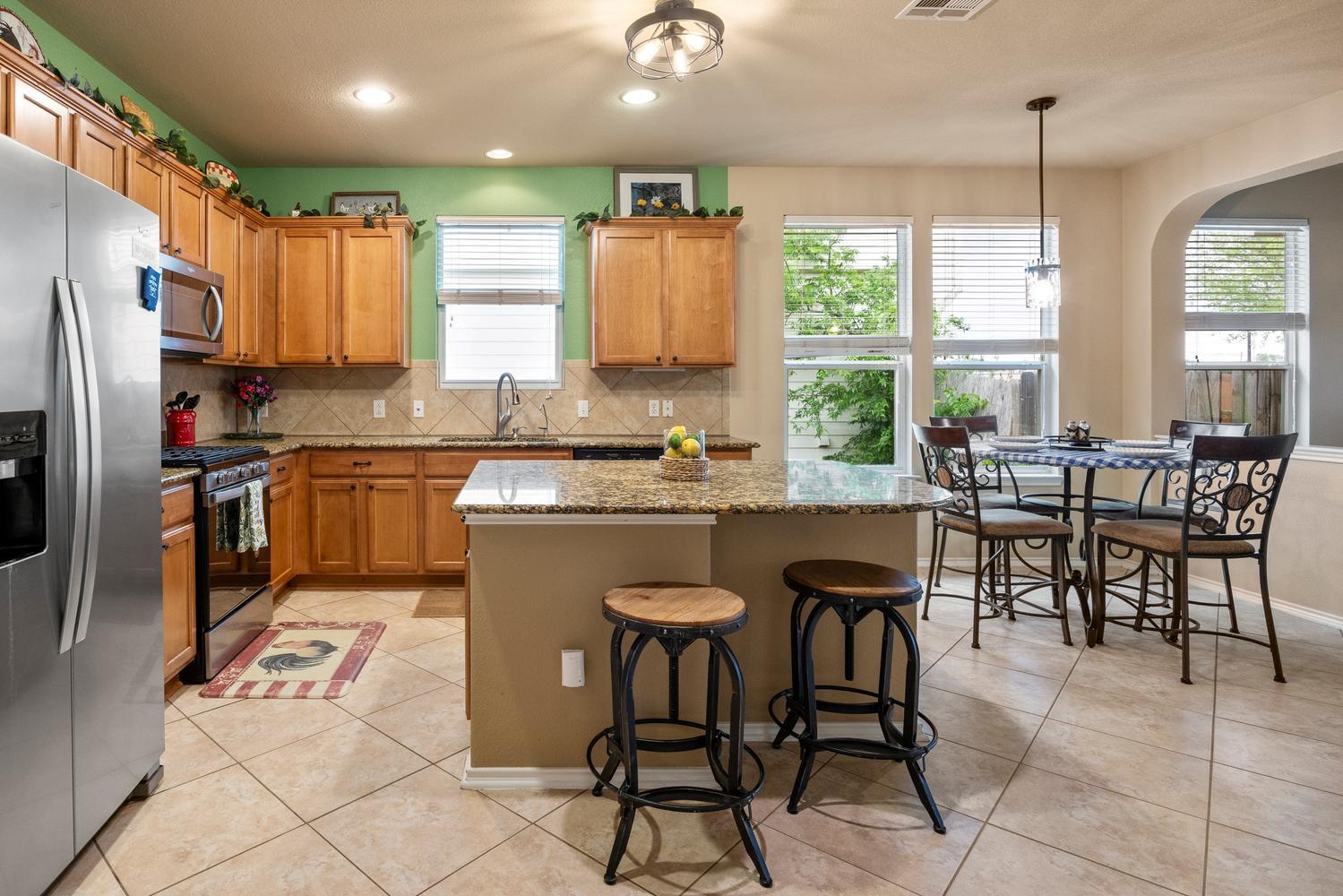 208 Birch Dr, Kyle, TX 78640