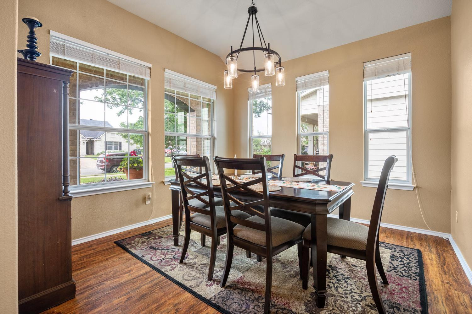 208 Birch Dr, Kyle, TX 78640