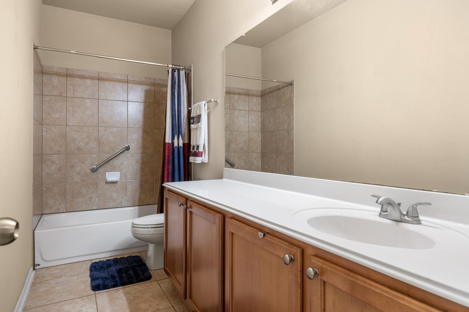 208 Birch Dr, Kyle, TX 78640