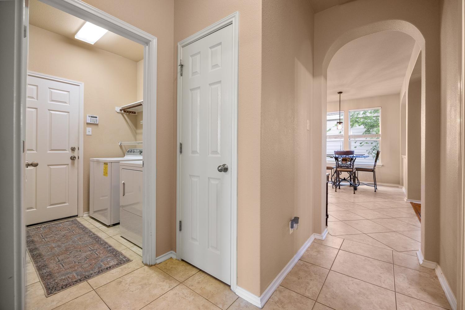 208 Birch Dr, Kyle, TX 78640