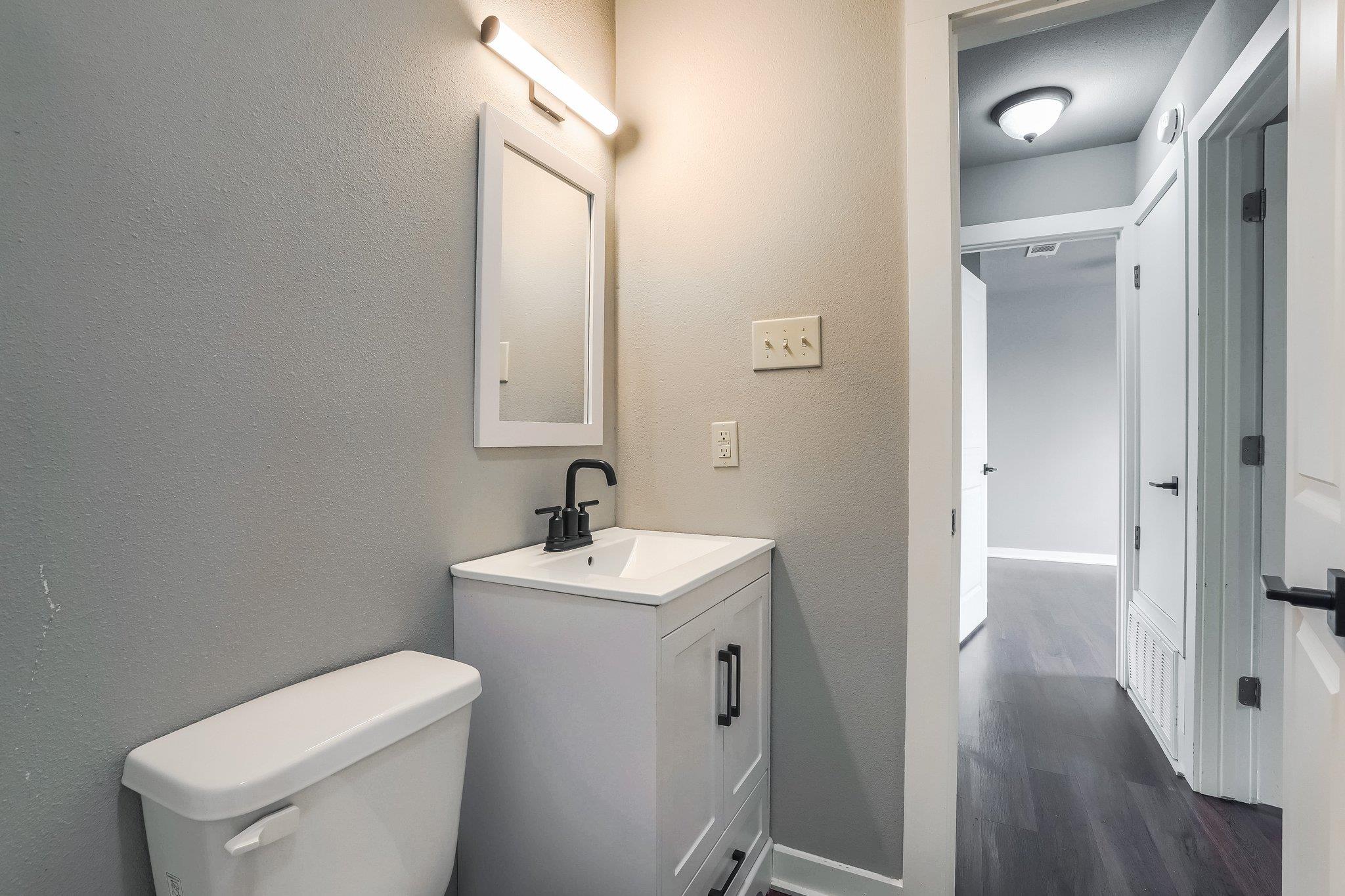 5909 Lago Vista Way # B, Lago Vista, TX 78645