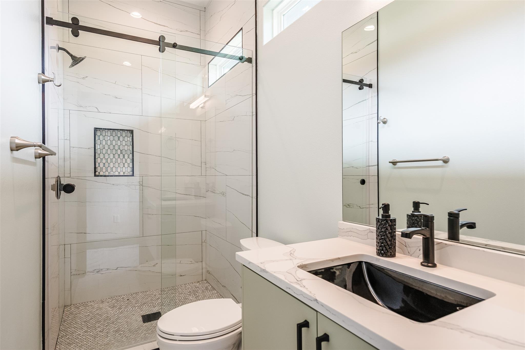 177 Maldonado Trl # B, Del Valle, TX 78617