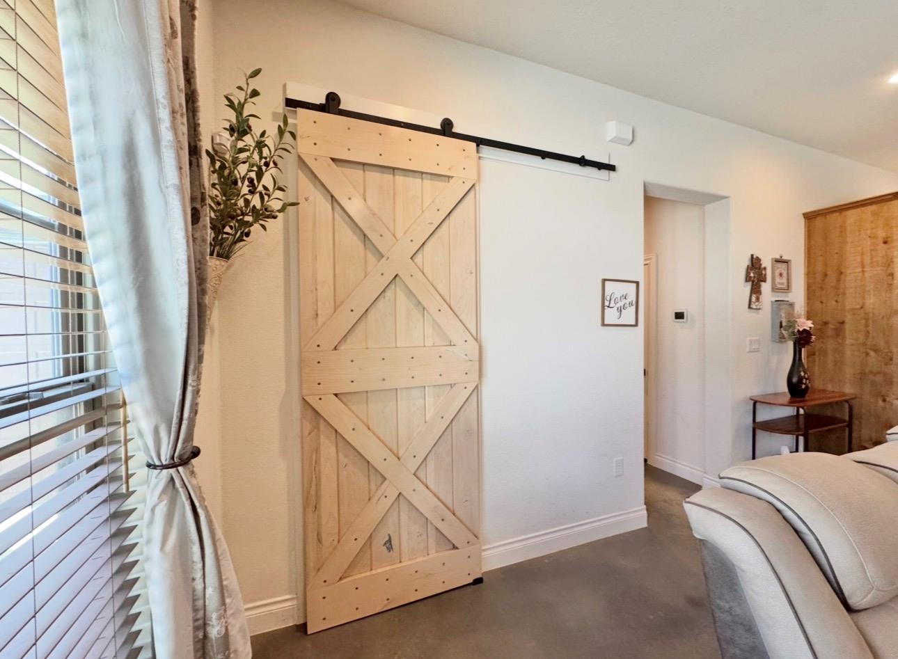 1094 Raintree Ln, Elgin, TX 78621