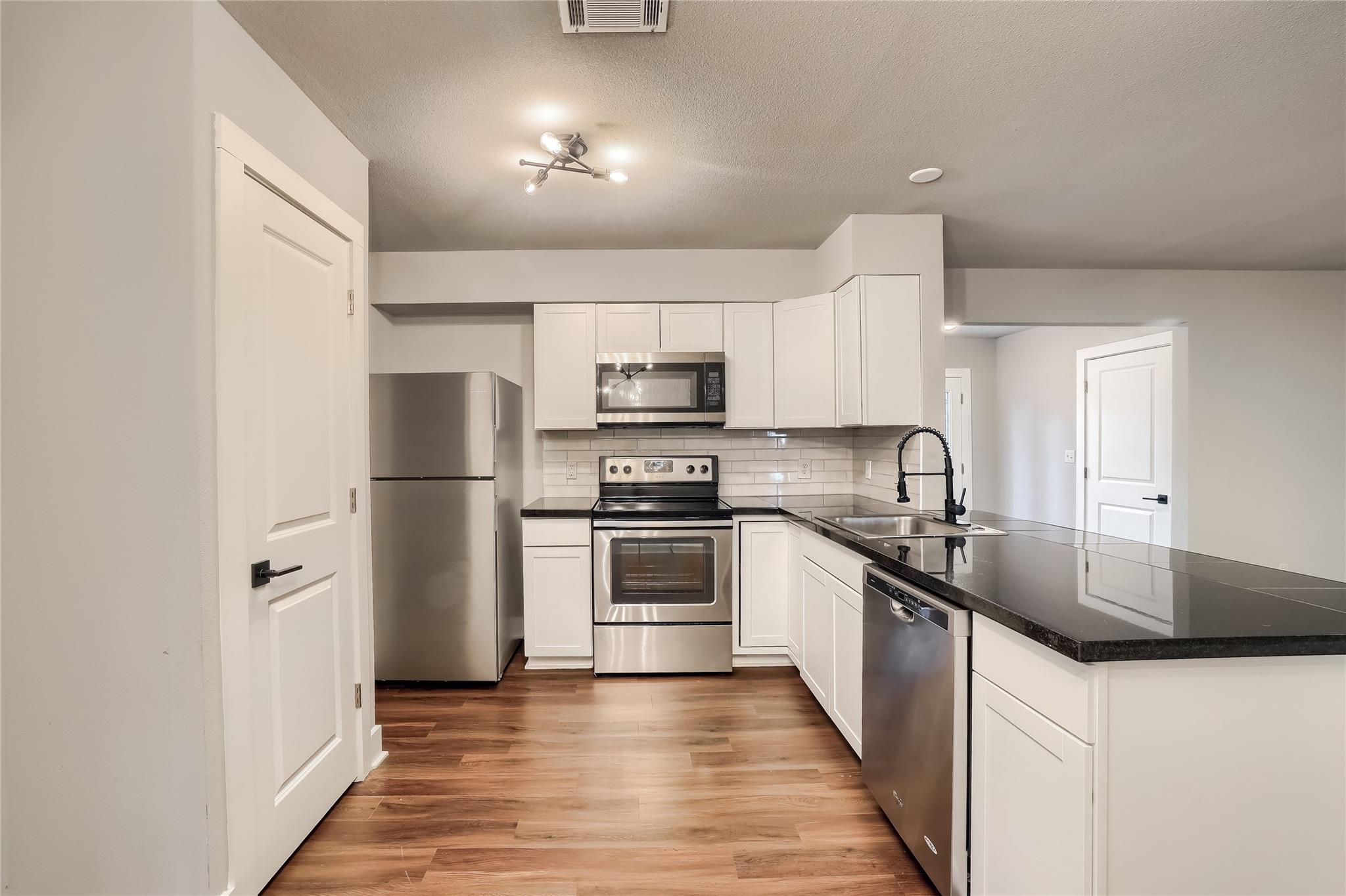 5909 Lago Vista Way D # D, Lago Vista, TX 78645