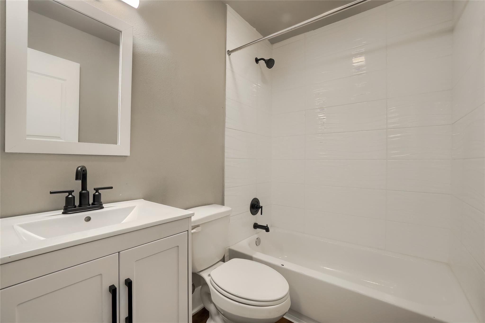 5909 Lago Vista Way D # D, Lago Vista, TX 78645