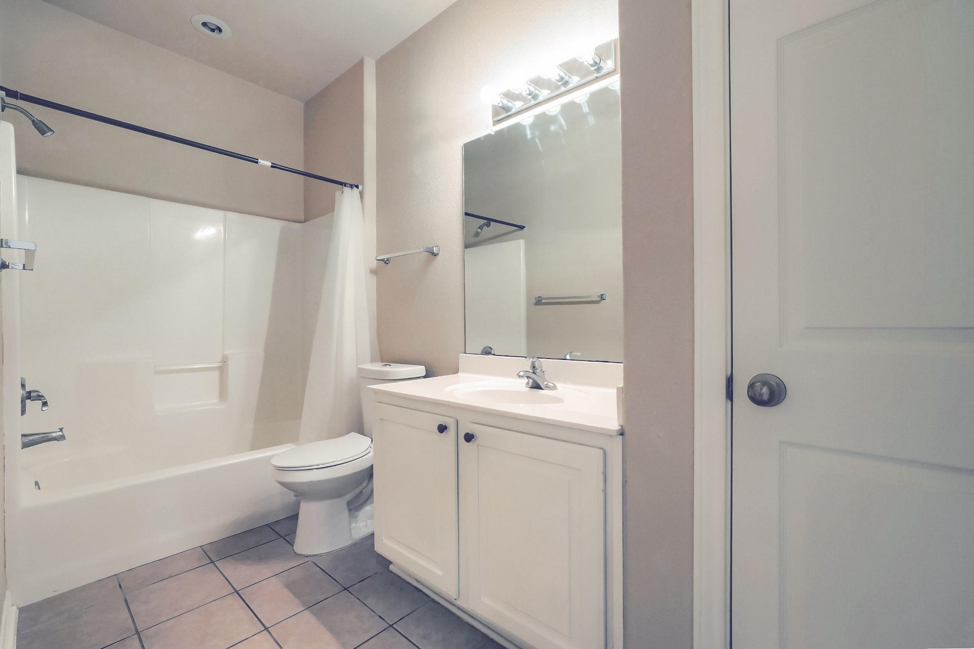 21501 Boggy Ford Rd # B, Lago Vista, TX 78645