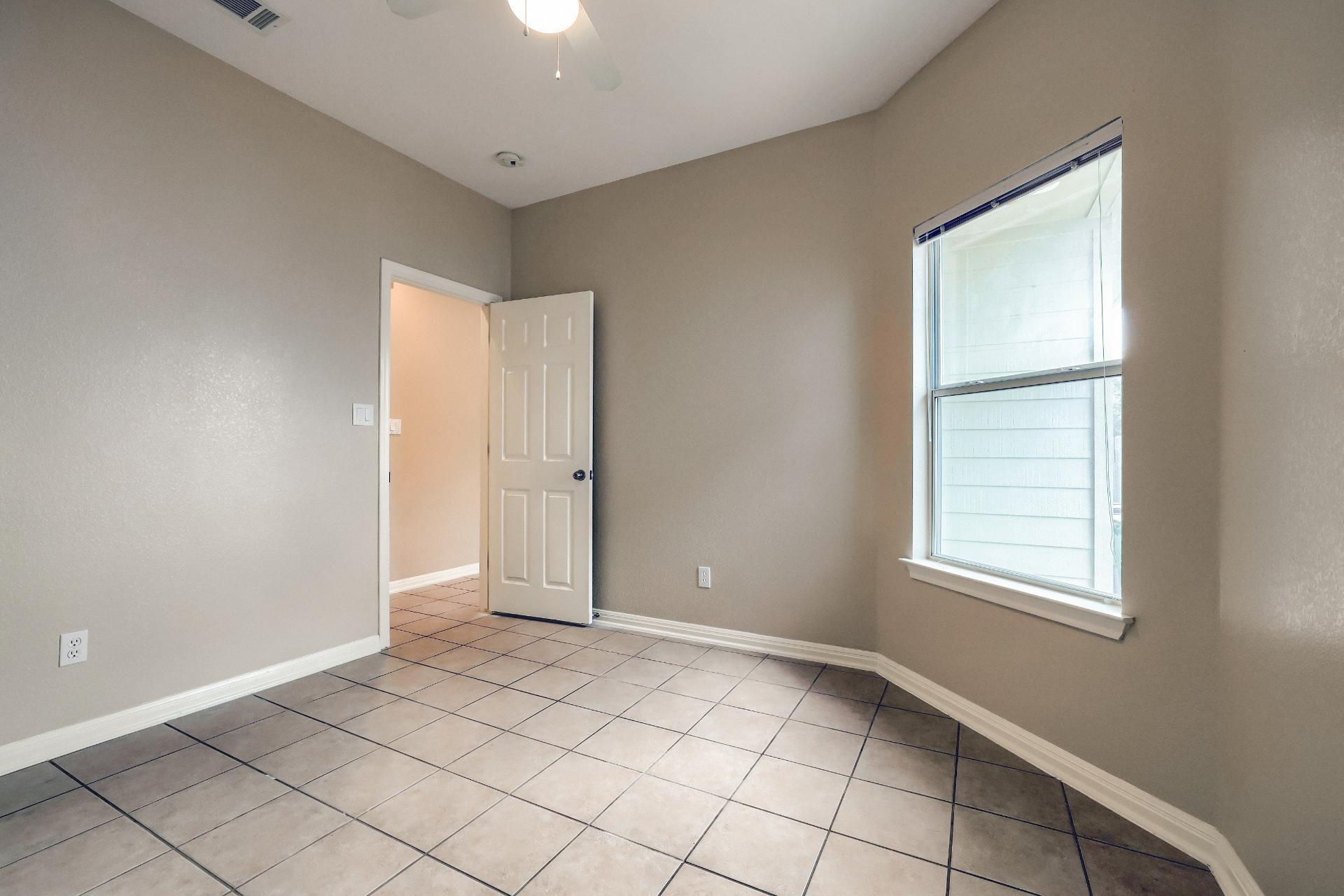 21501 Boggy Ford Rd # B, Lago Vista, TX 78645