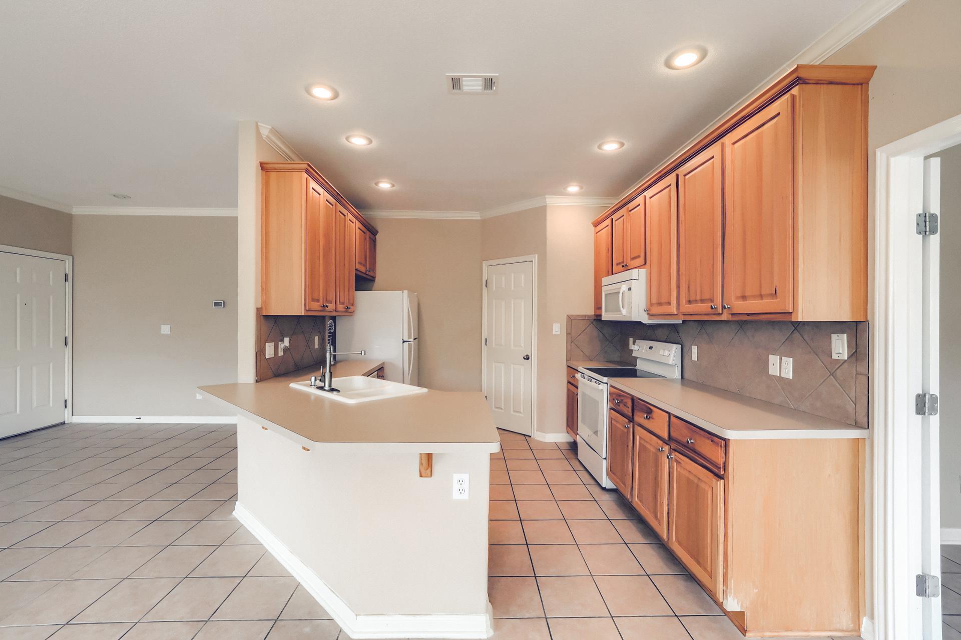 21501 Boggy Ford Rd # B, Lago Vista, TX 78645