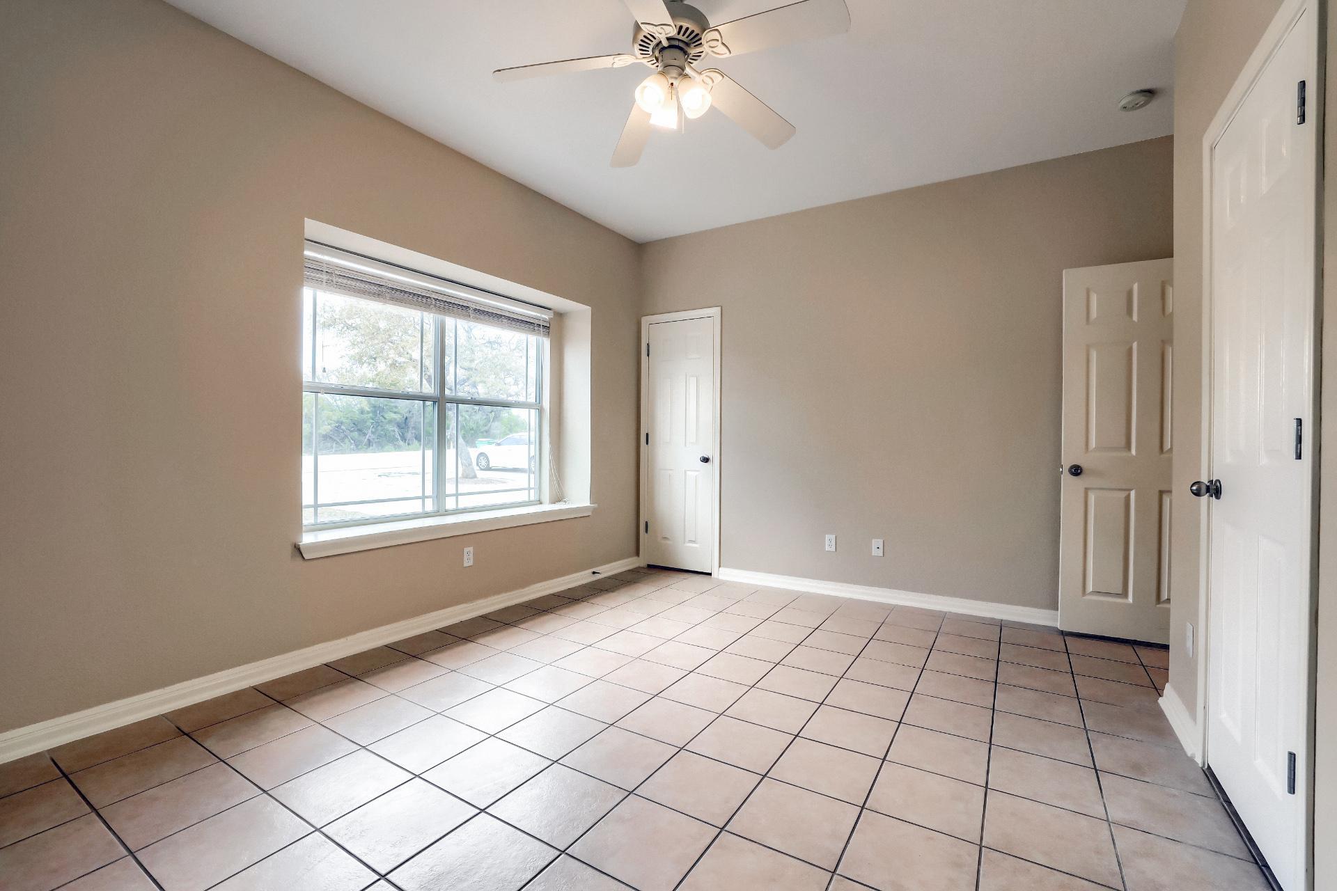 21501 Boggy Ford Rd # B, Lago Vista, TX 78645