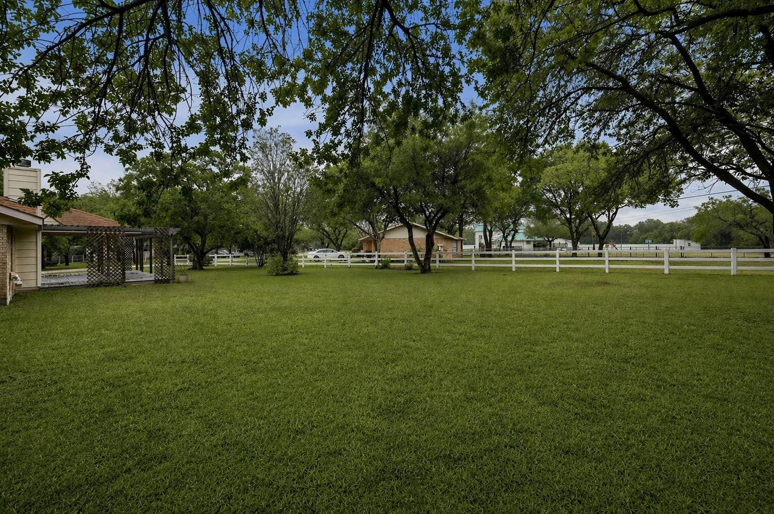 259 Twin Oak Rd, Seguin, TX 78155