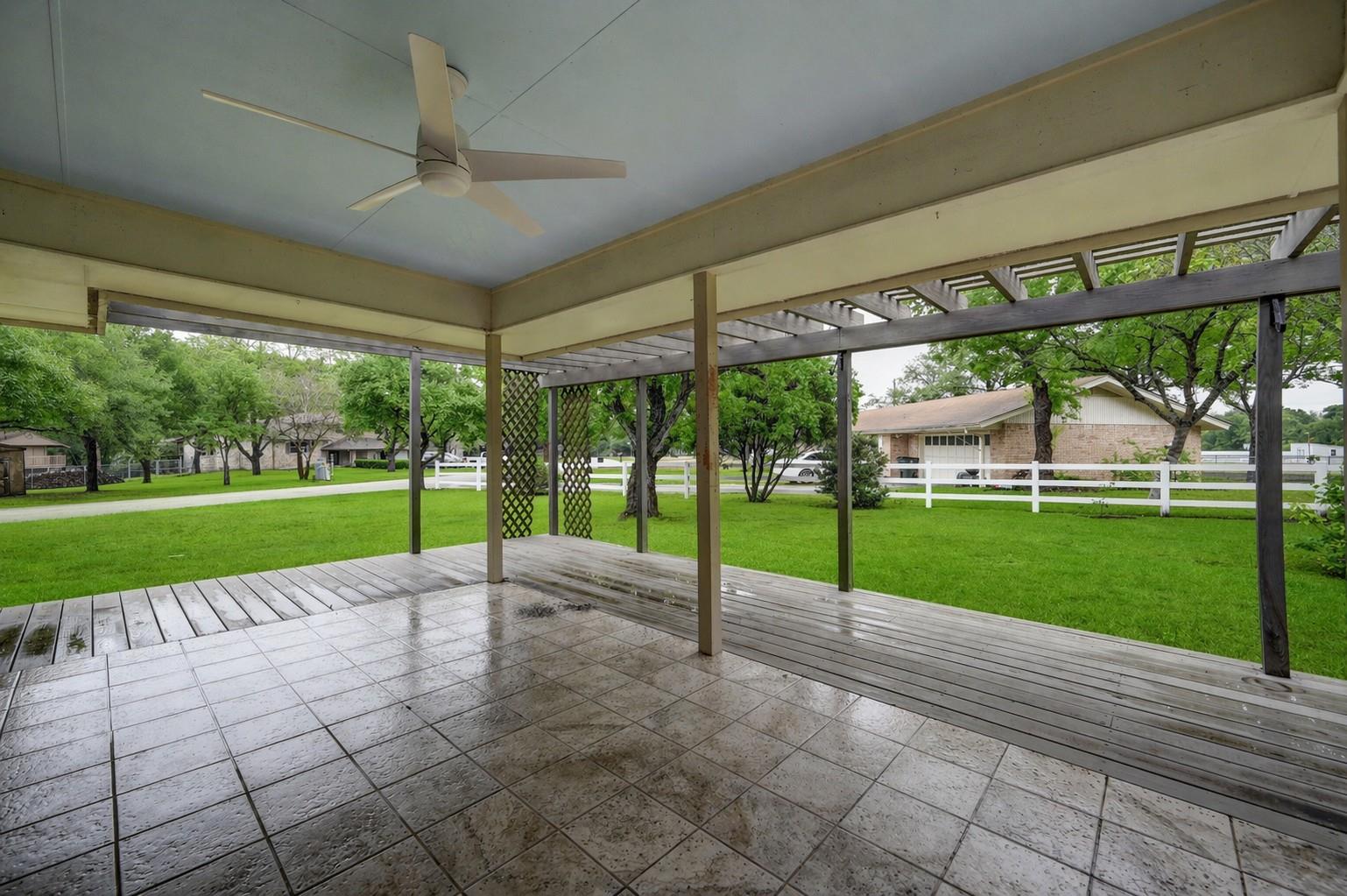 259 Twin Oak Rd, Seguin, TX 78155