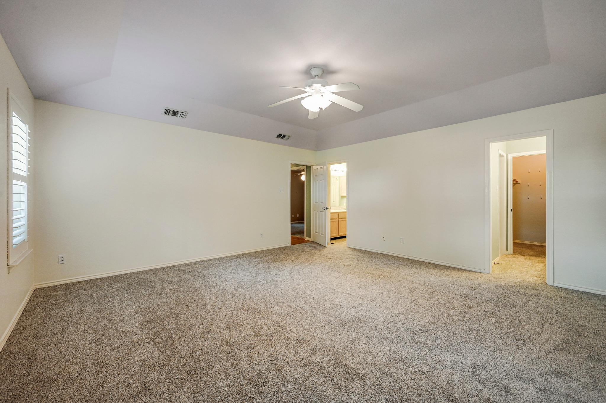 259 Twin Oak Rd, Seguin, TX 78155