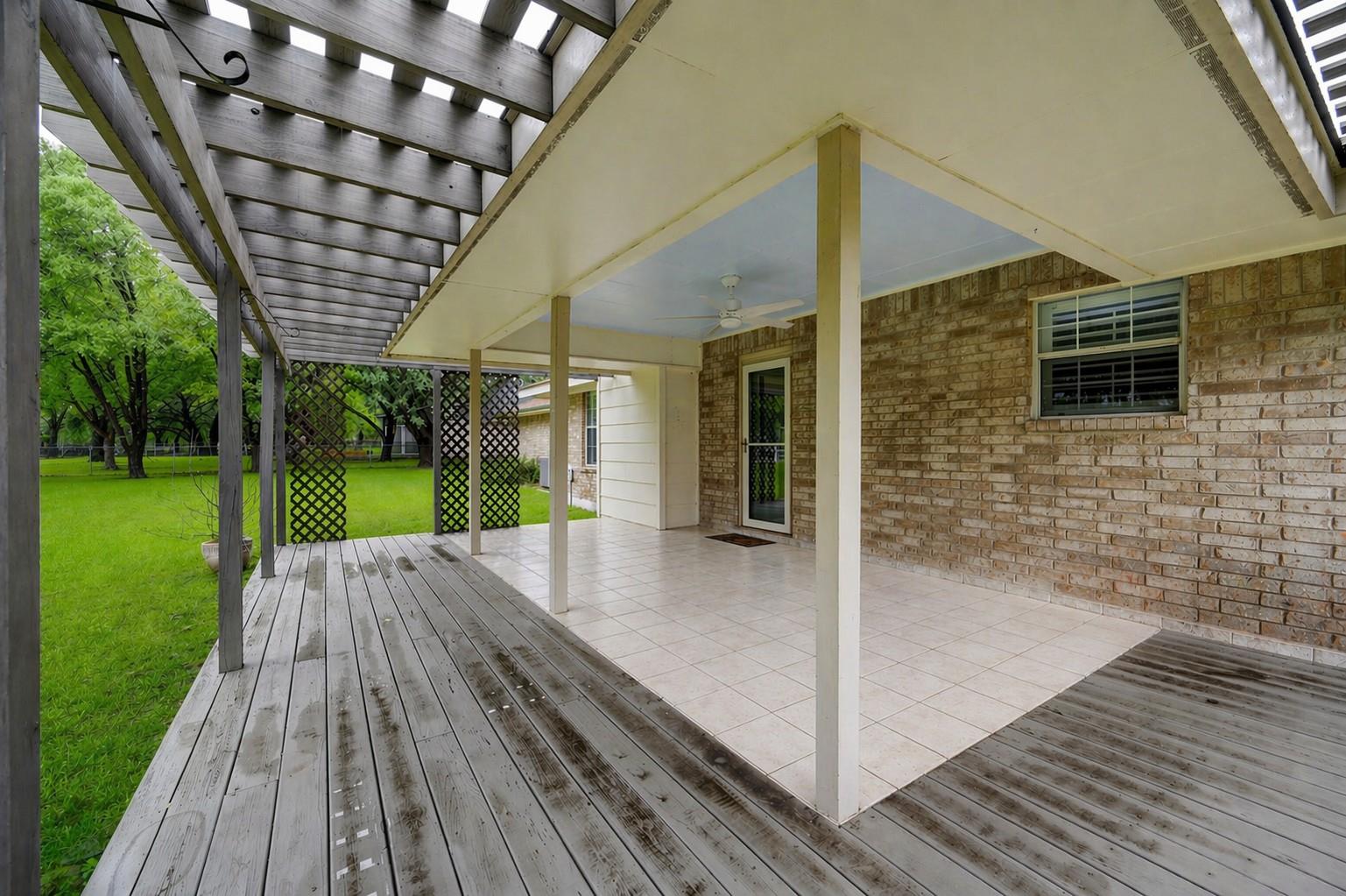 259 Twin Oak Rd, Seguin, TX 78155