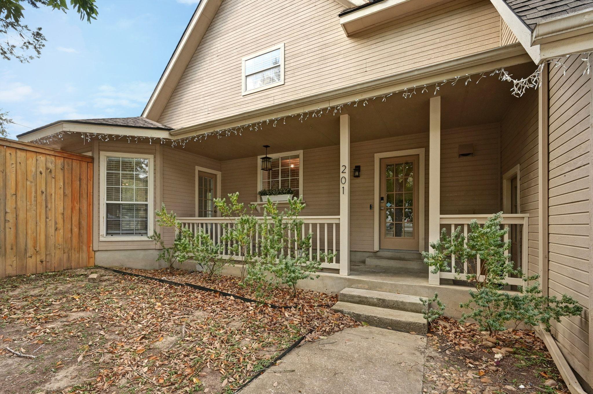 201 Comanche Cp, Kyle, TX 78640