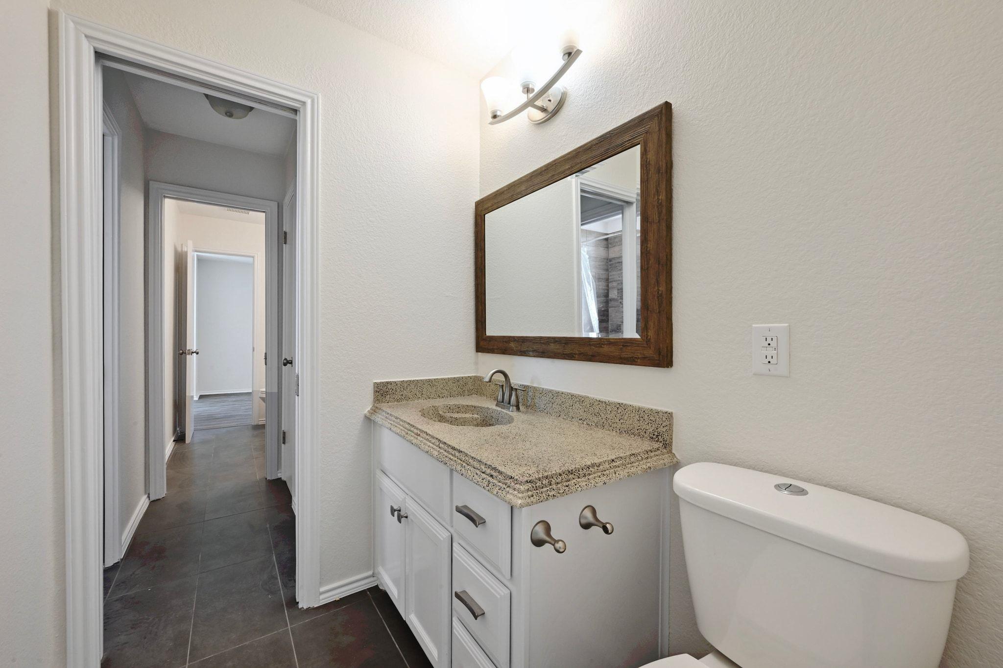 201 Comanche Cp, Kyle, TX 78640