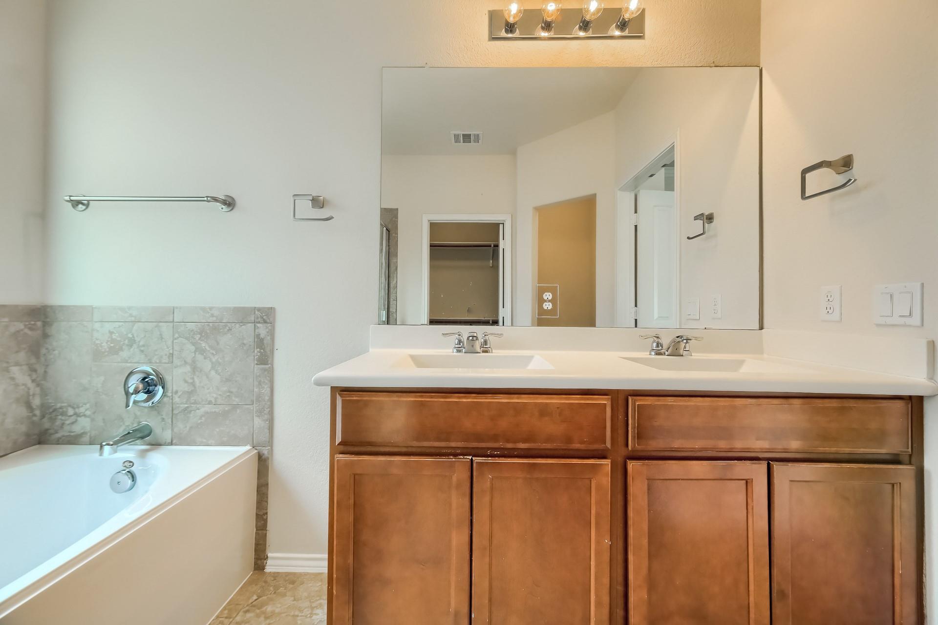 10001 Pinnacle Crest Loop, Austin, TX 78747