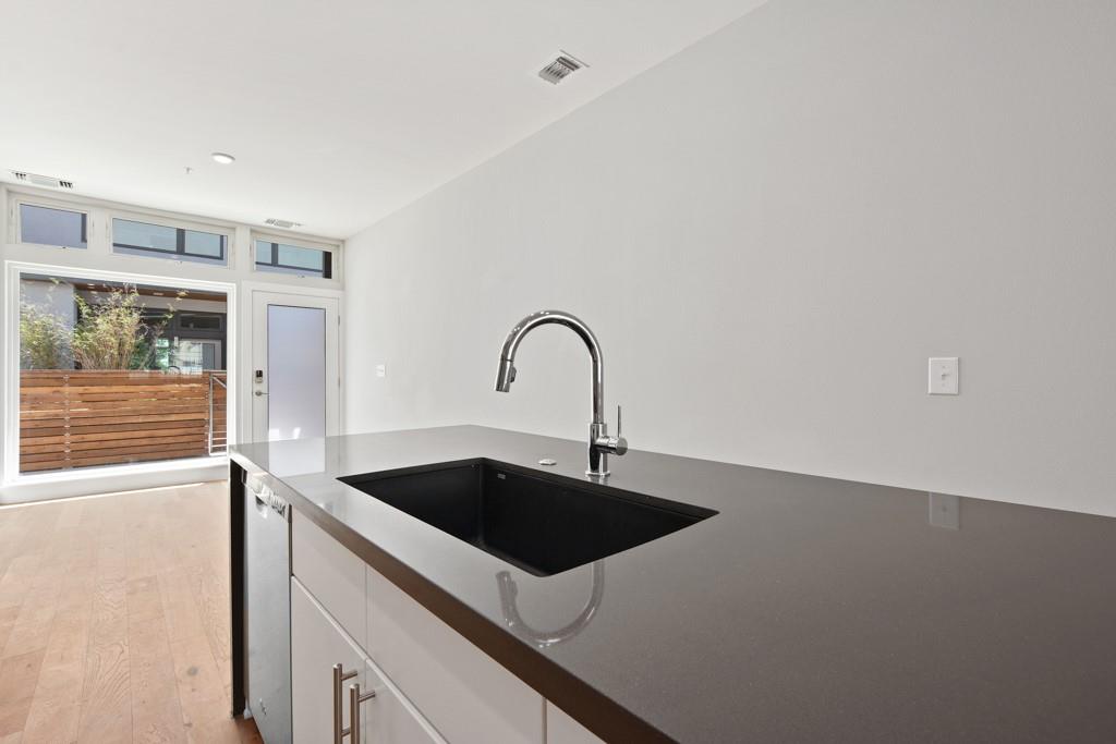 2002 E 7th St # 246, Austin, TX 78702