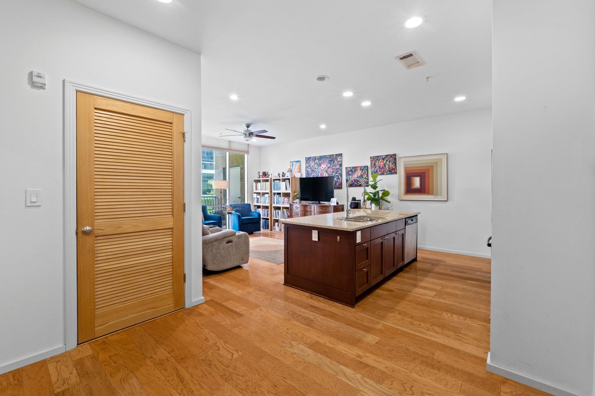 1600 Barton Springs Rd # 5102, Austin, TX 78704
