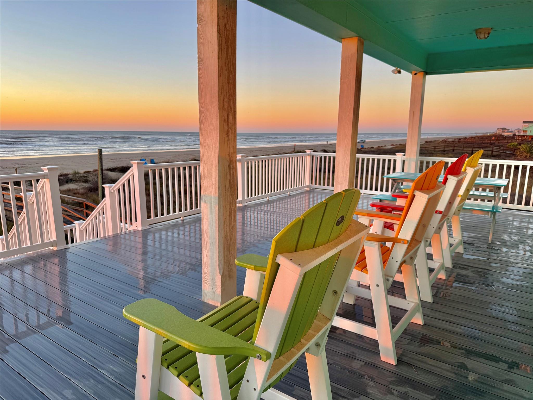 107 Mar Vista Ct, Freeport, TX 77541