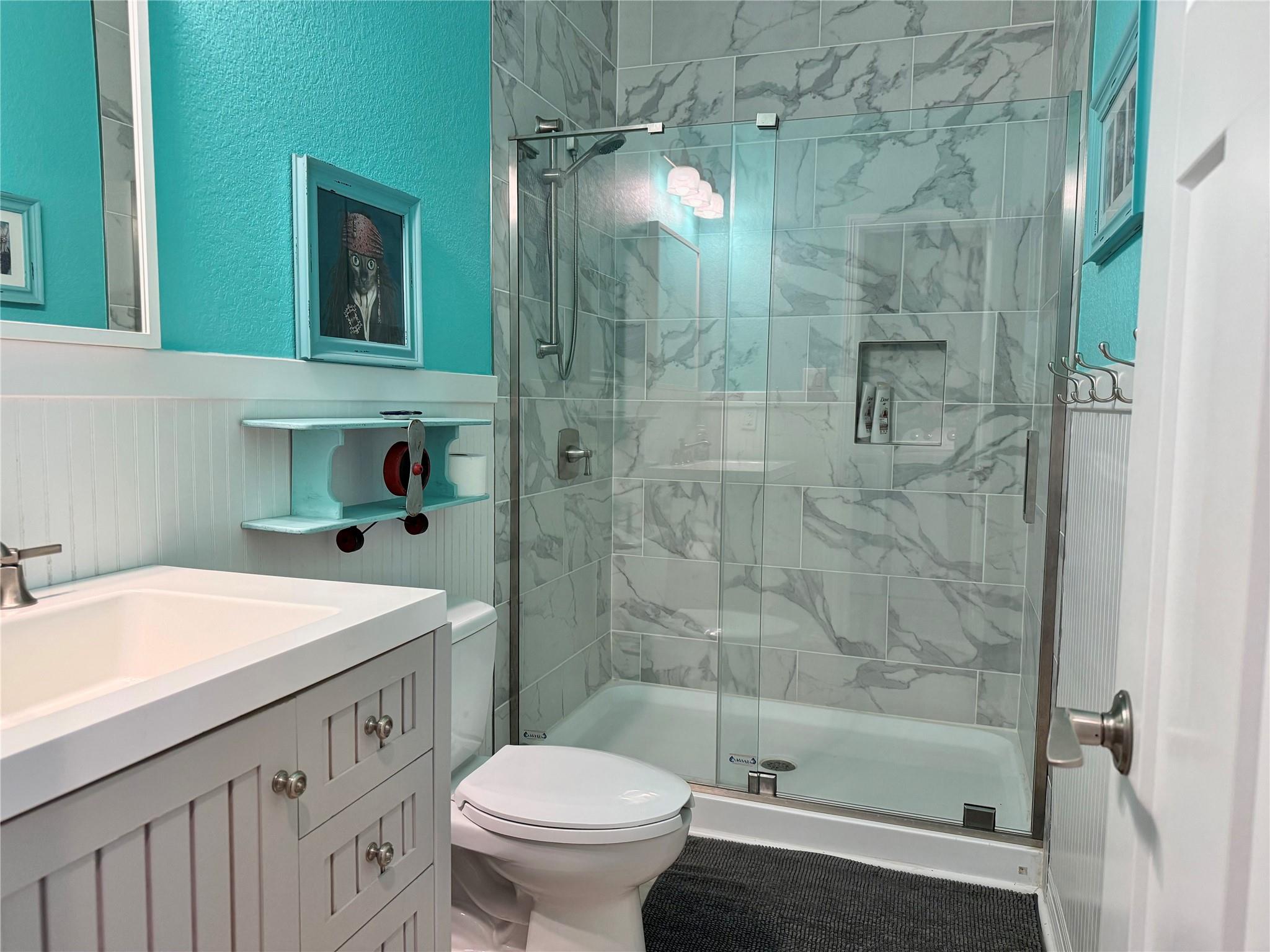 107 Mar Vista Ct, Freeport, TX 77541