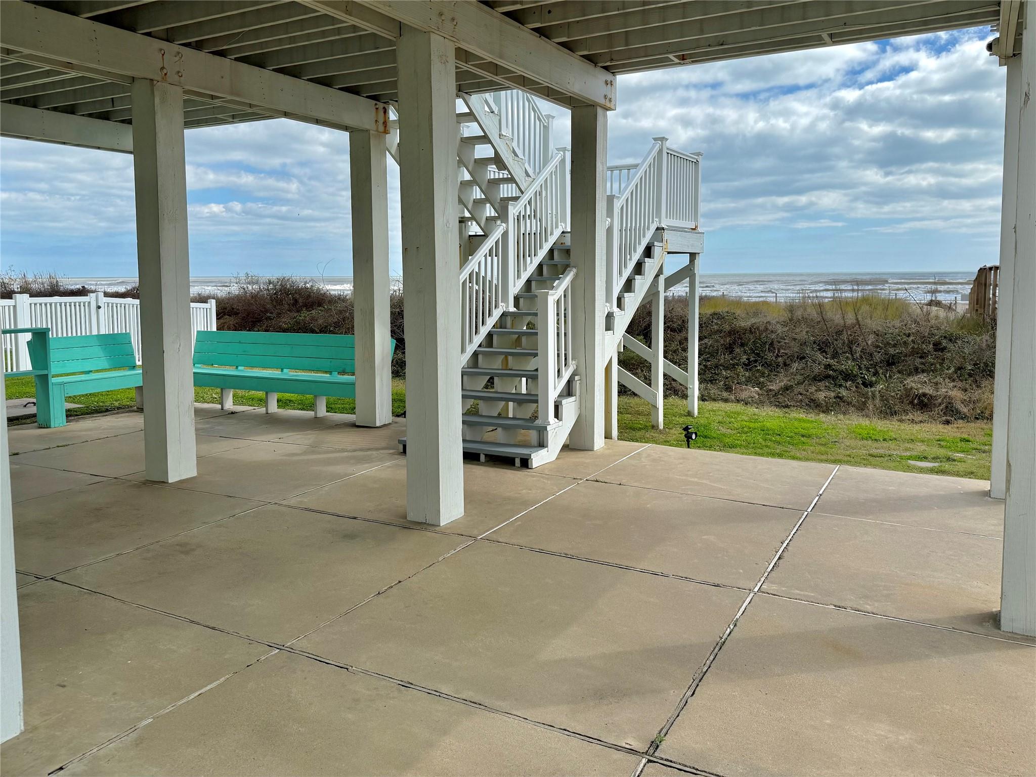 107 Mar Vista Ct, Freeport, TX 77541