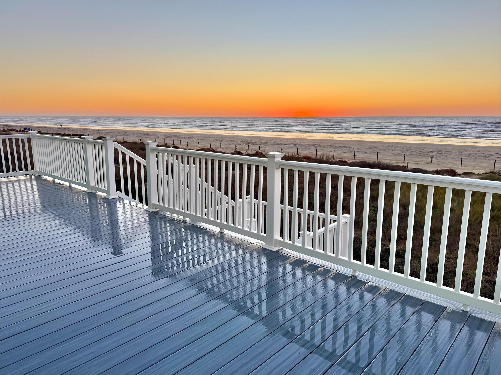 107 Mar Vista Ct, Freeport, TX 77541