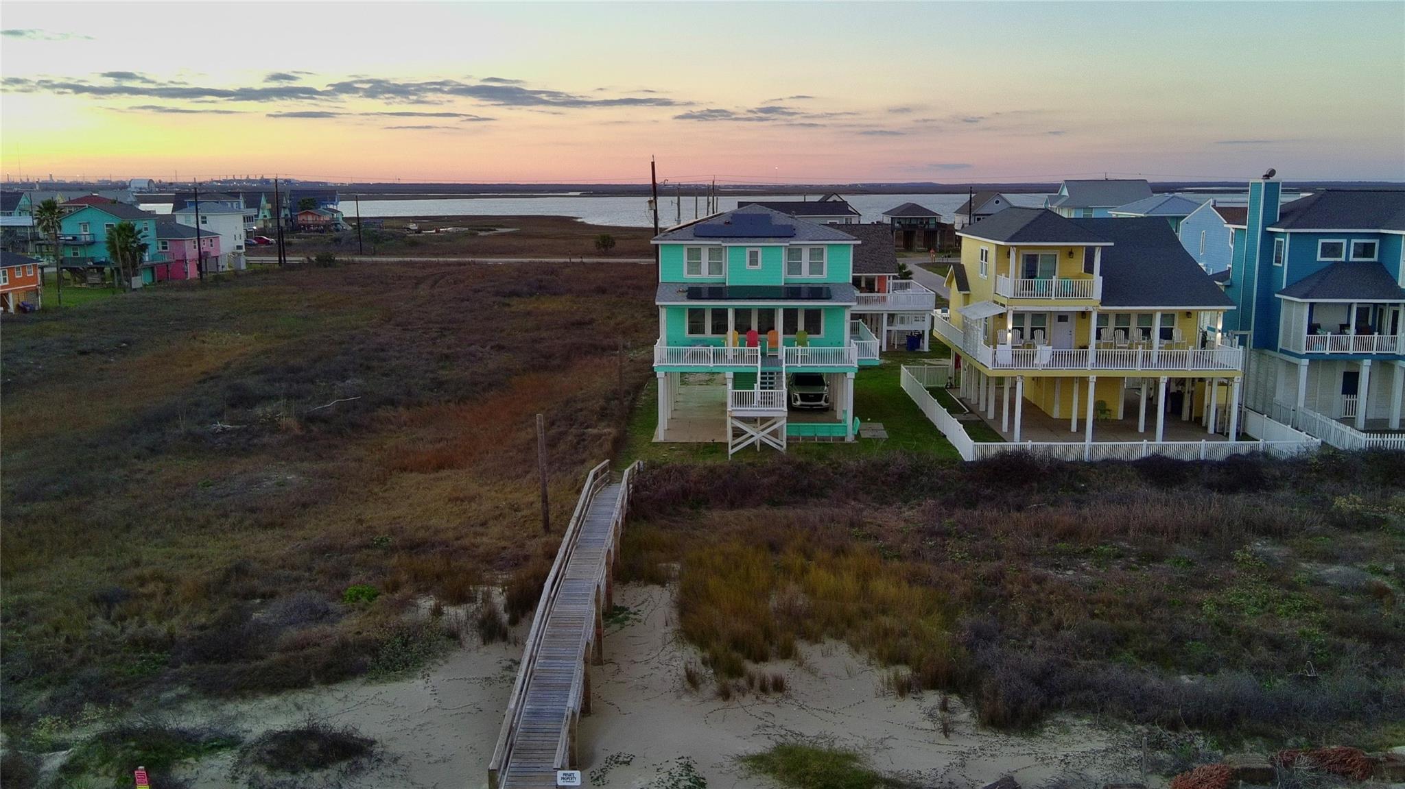 107 Mar Vista Ct, Freeport, TX 77541