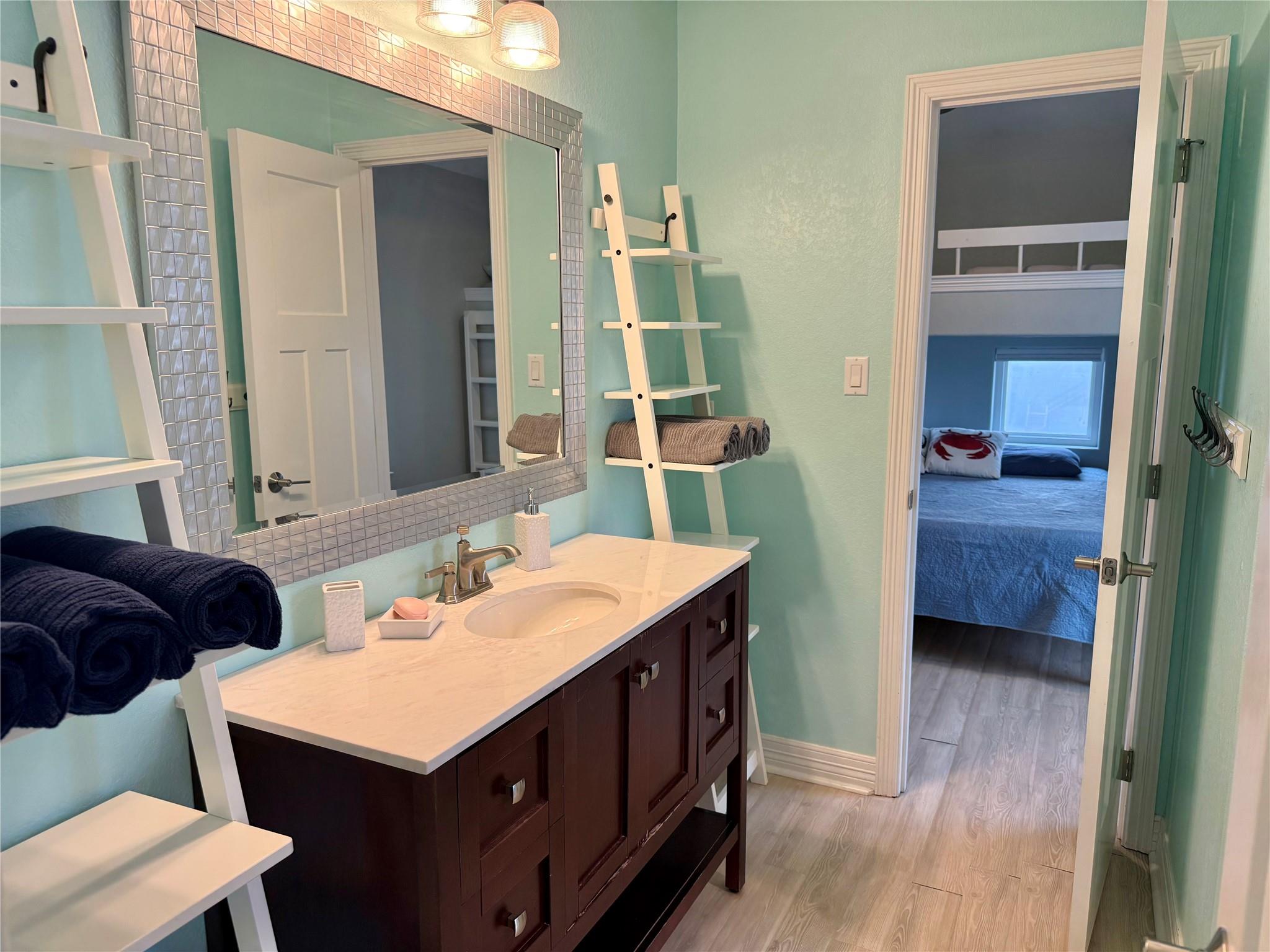 107 Mar Vista Ct, Freeport, TX 77541