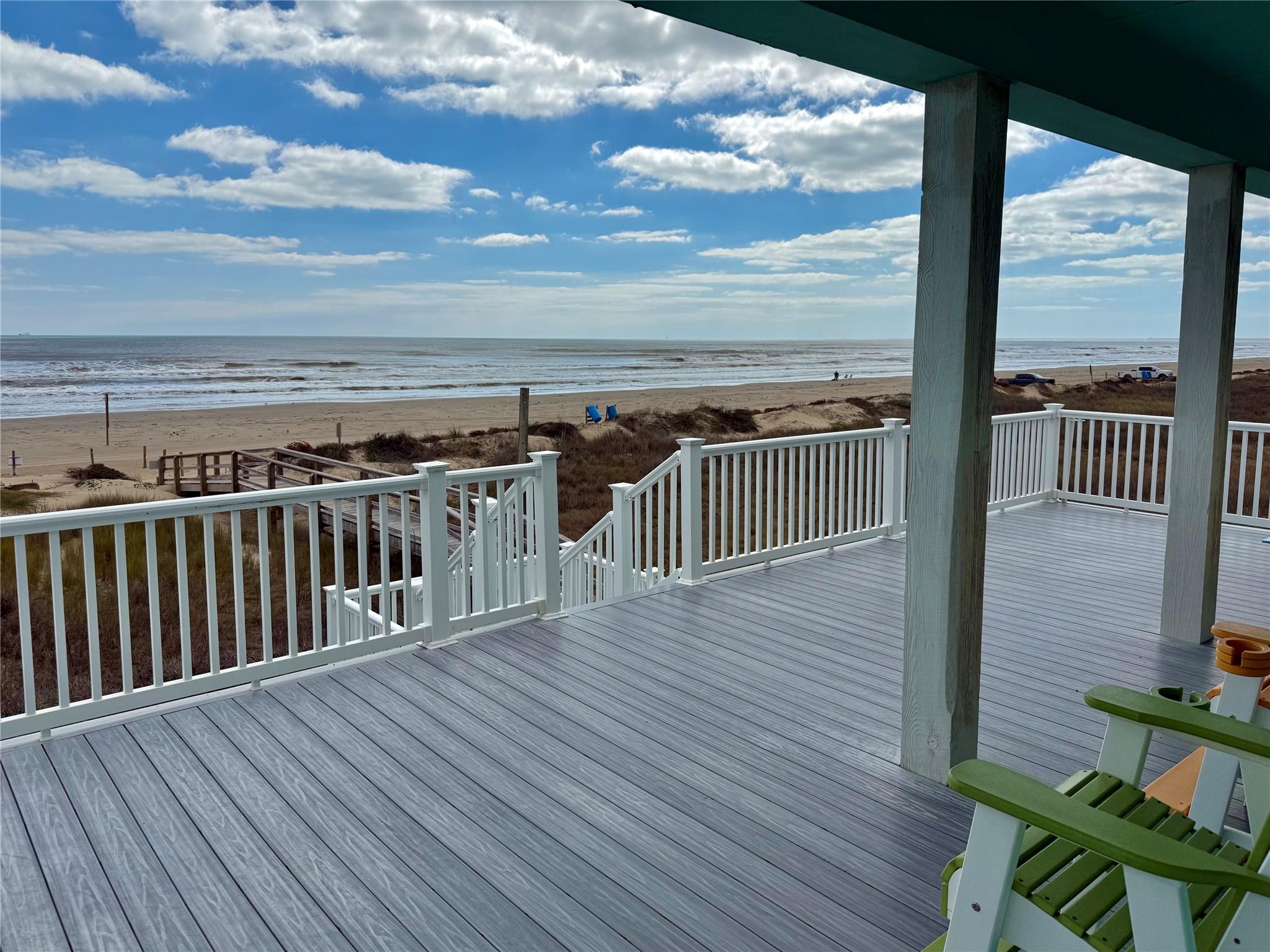 107 Mar Vista Ct, Freeport, TX 77541