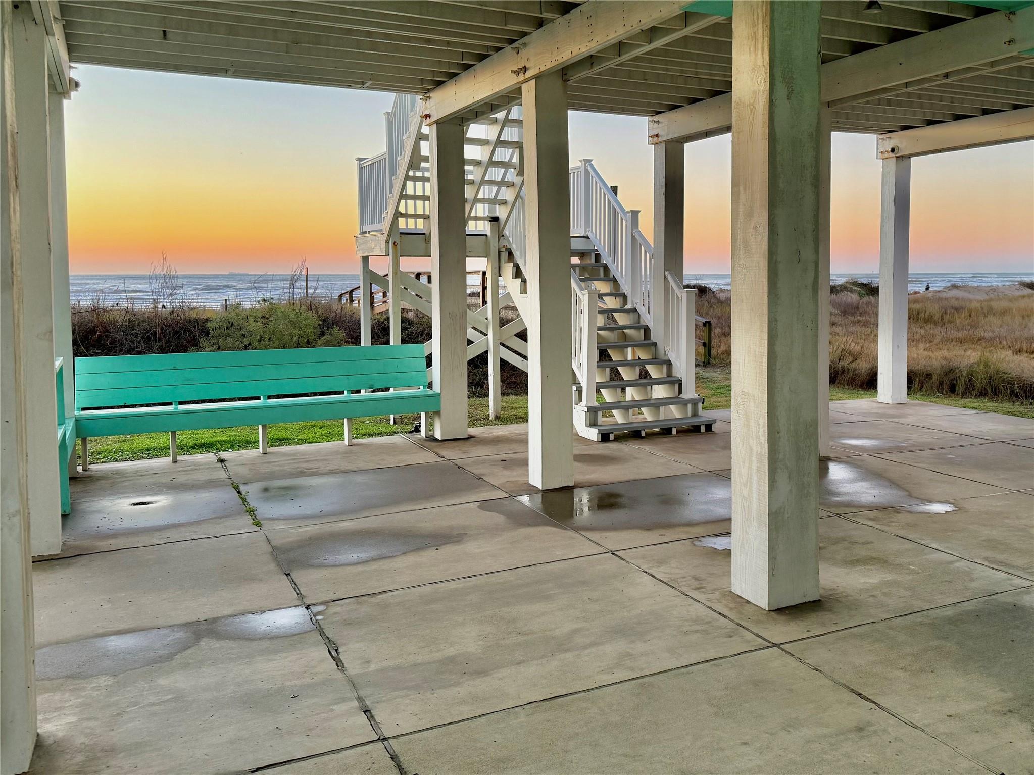 107 Mar Vista Ct, Freeport, TX 77541