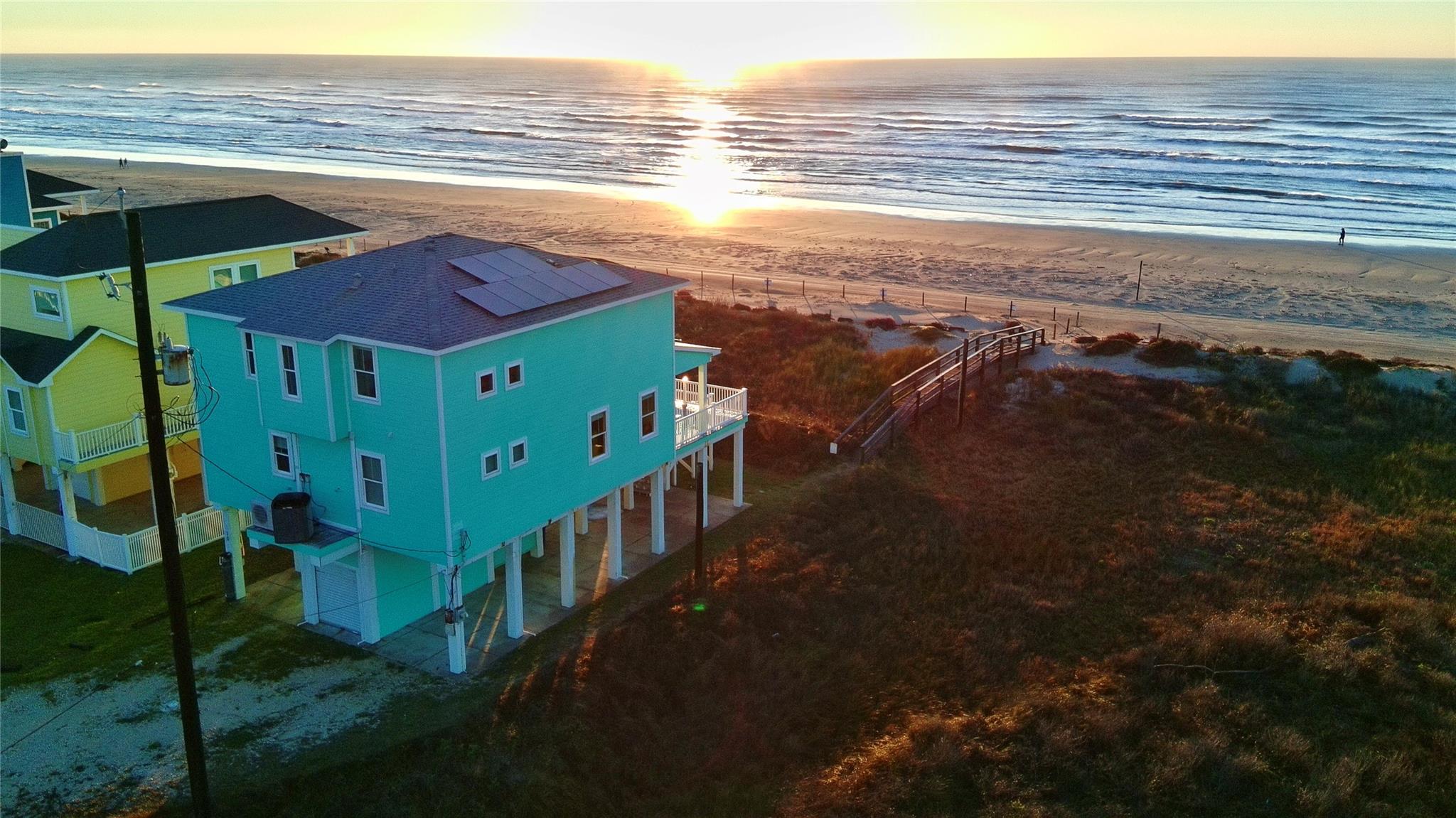 107 Mar Vista Ct, Freeport, TX 77541