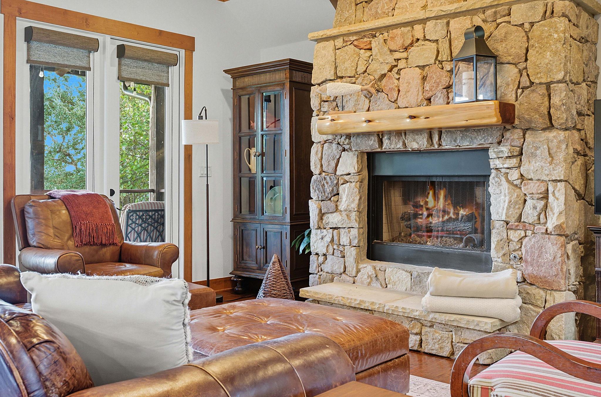 18717 Natures Way, Jonestown, TX 78645