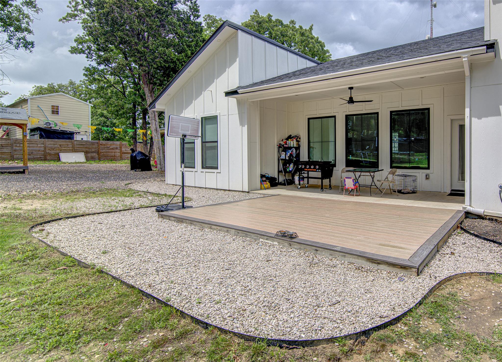 165 La Selva Dr, Elgin, TX 78621