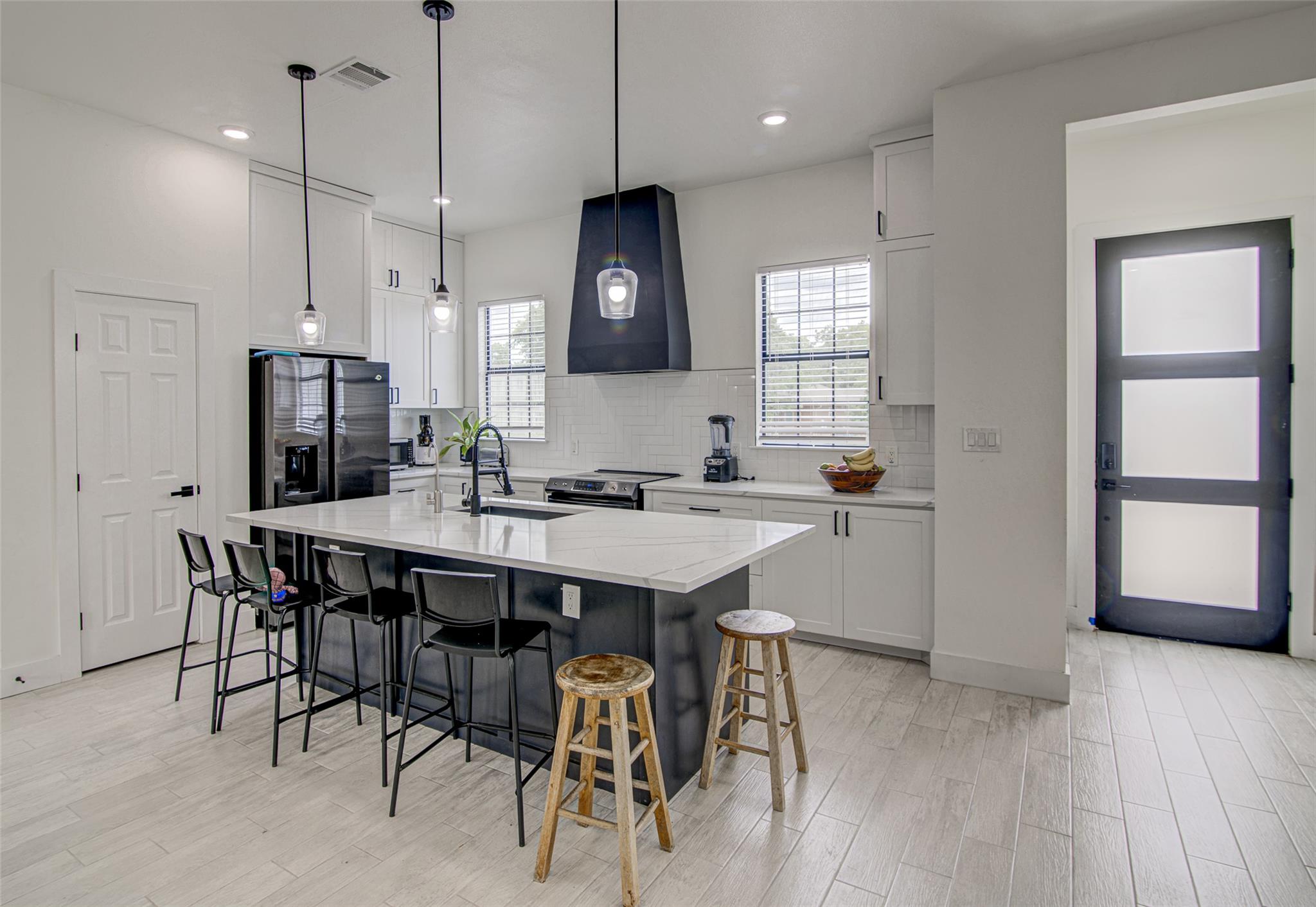 165 La Selva Dr, Elgin, TX 78621