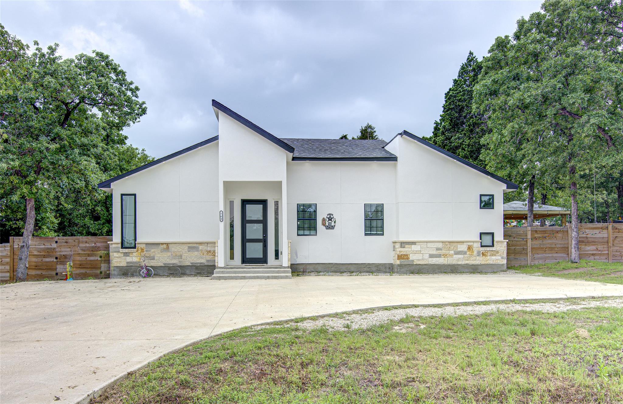 165 La Selva Dr, Elgin, TX 78621