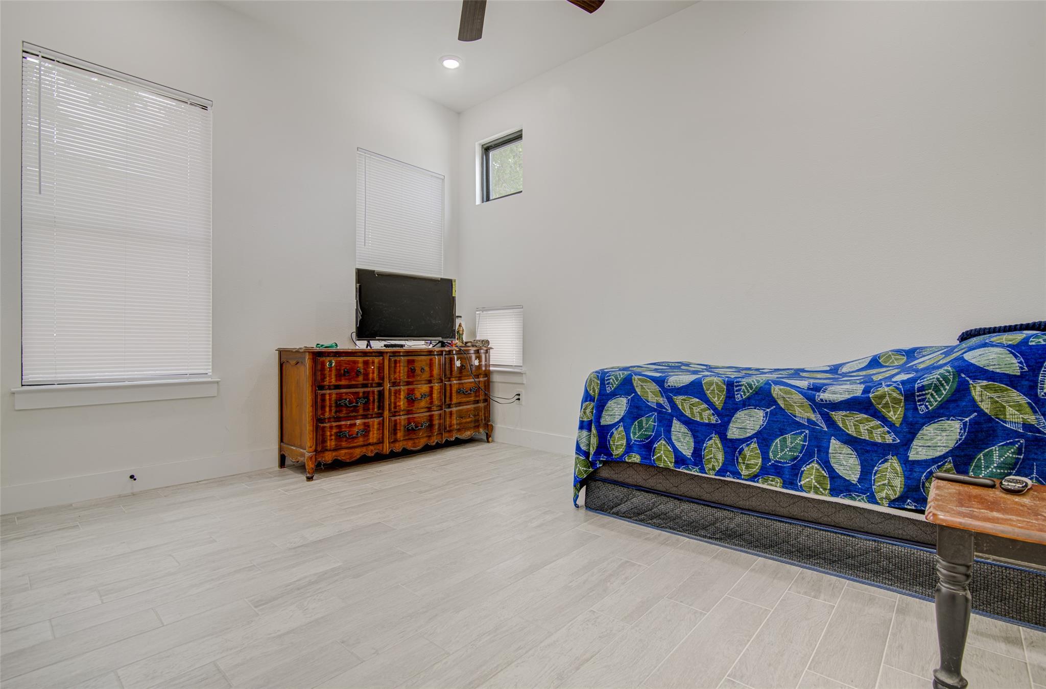 165 La Selva Dr, Elgin, TX 78621