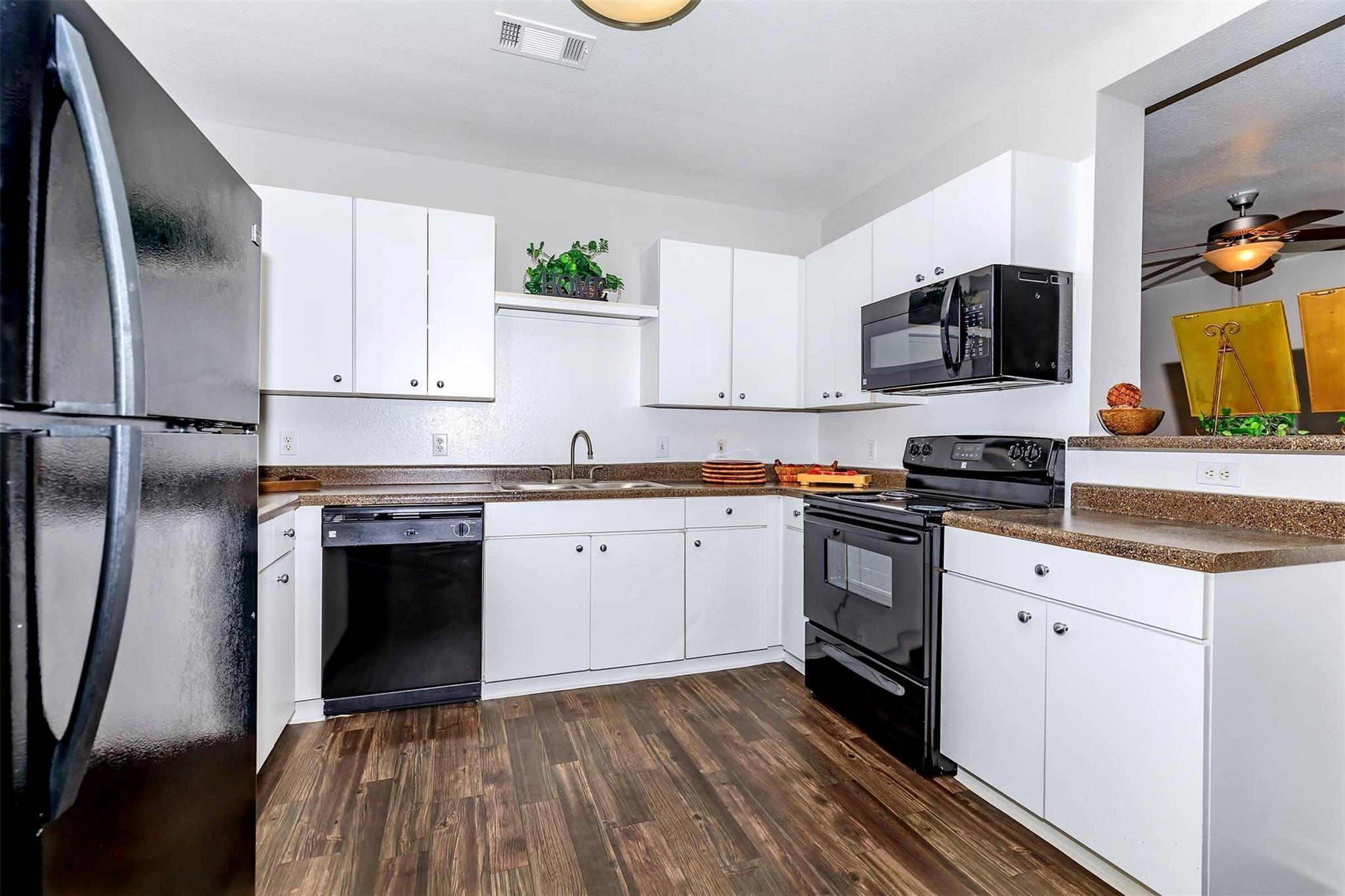 7120/7011 Village Way # 1732, Houston, TX 77087