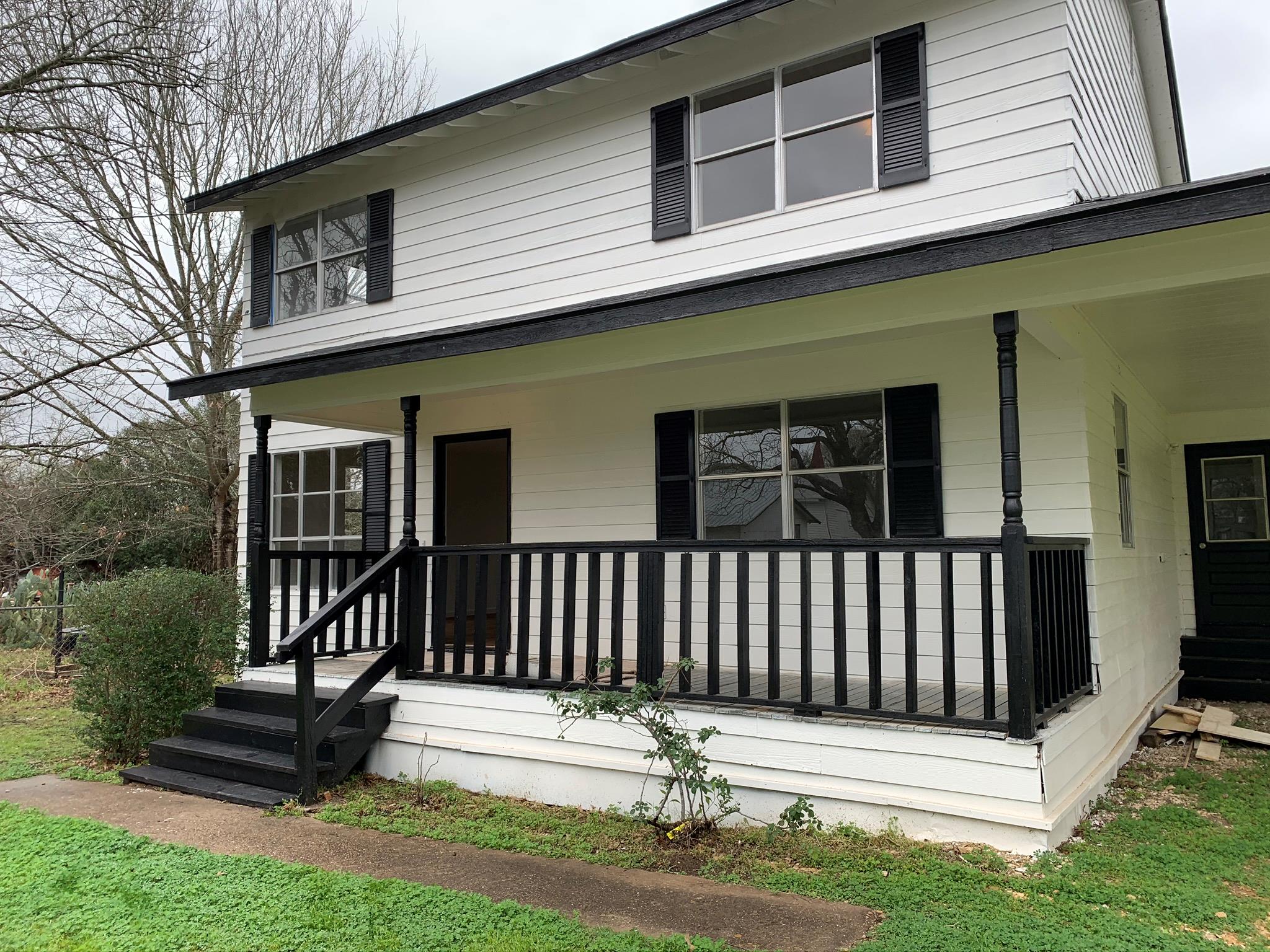 516 San Saba St, Lockhart, TX 78644