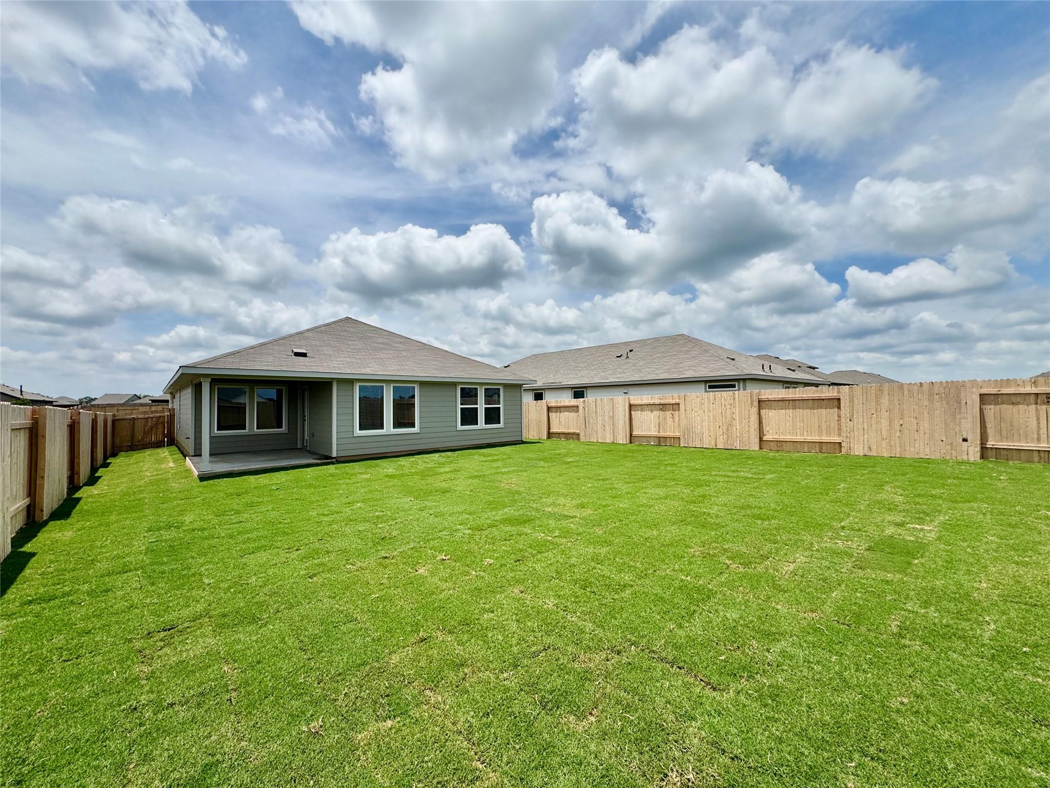 229 Red Tail Hawk Ln, Cedar Creek, TX 78612