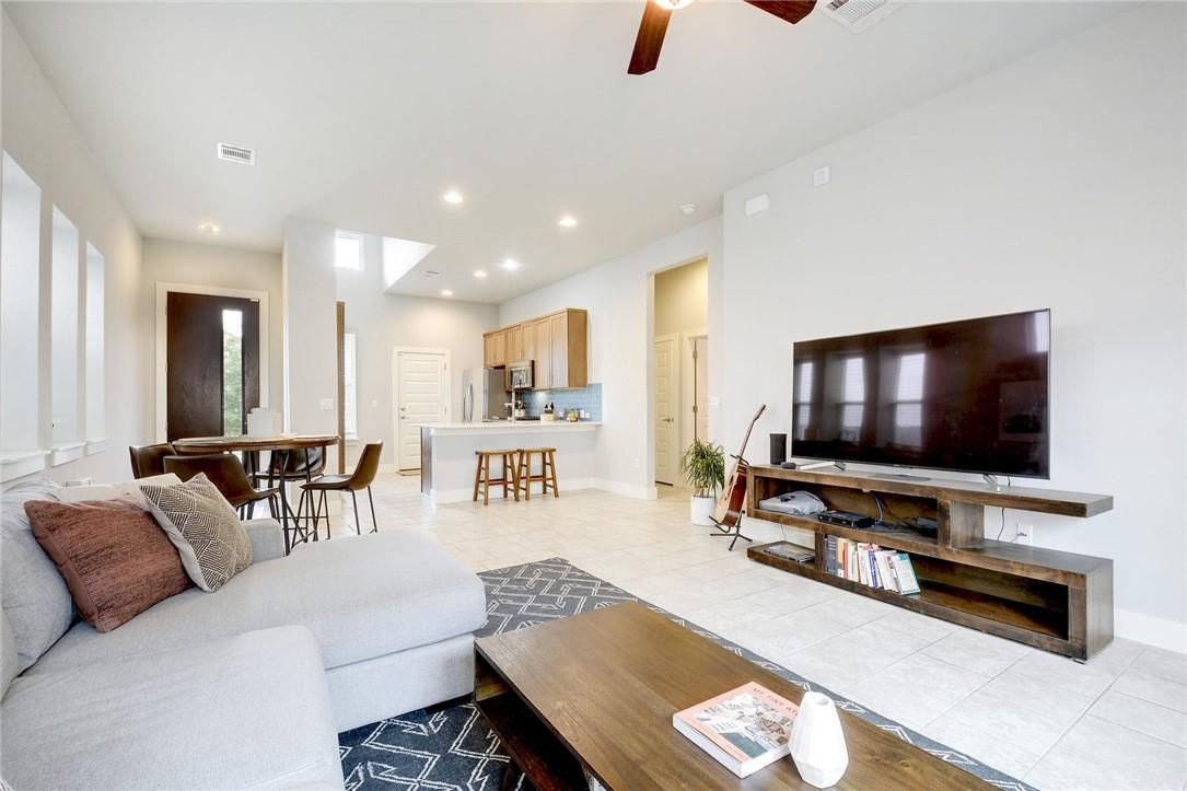 5400 Daimler Dr, Austin, TX 78744